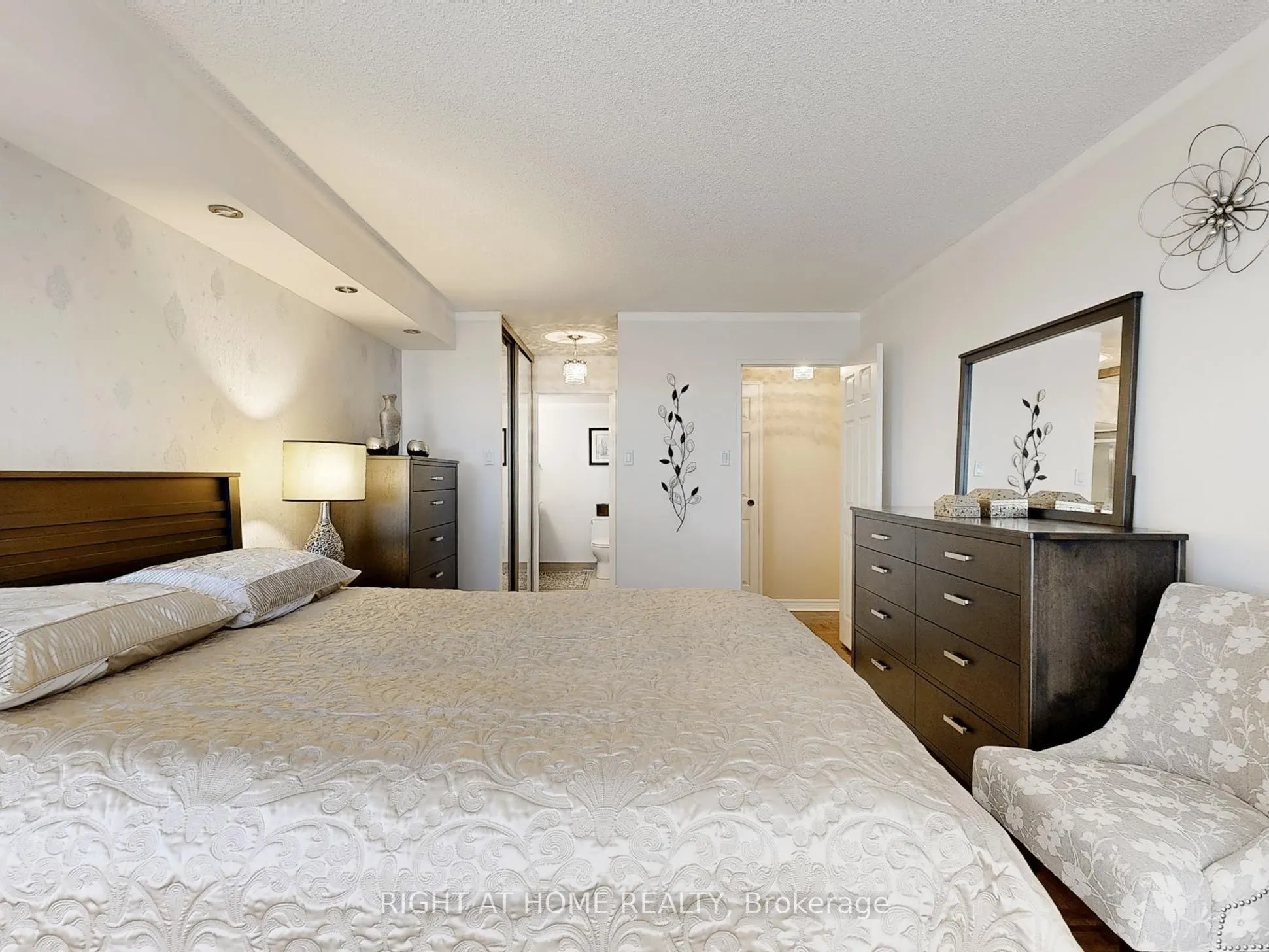 131 Torresdale Avenue, #908
