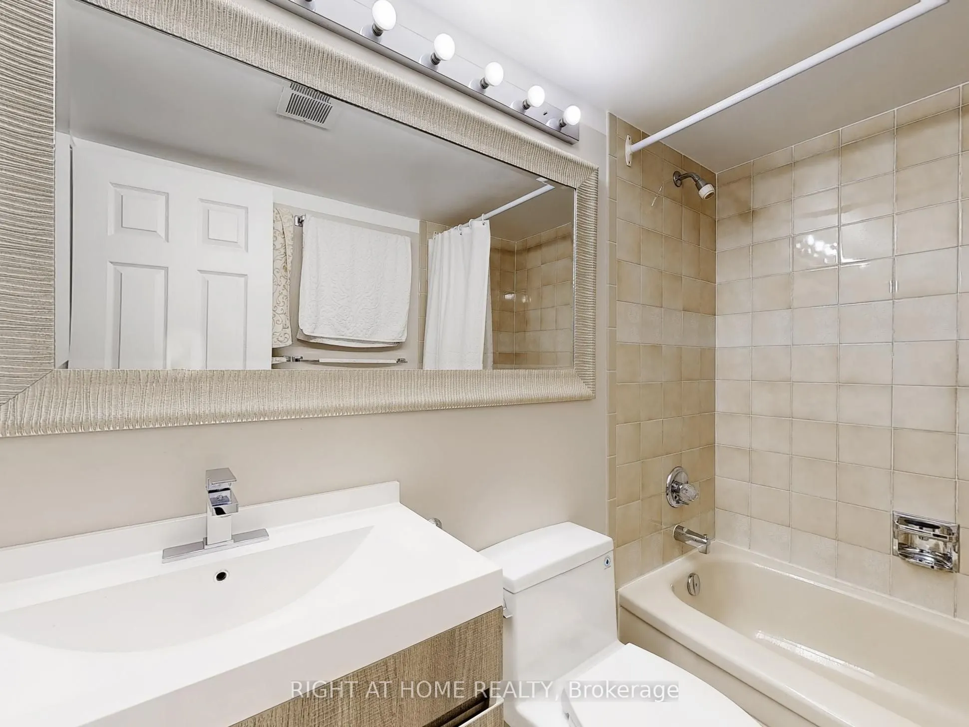 131 Torresdale Avenue, #908