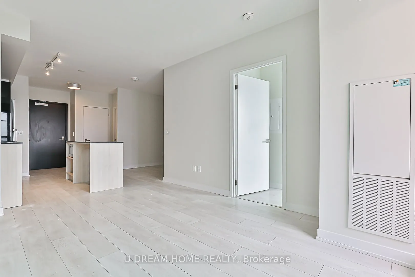 31 Tippett Road, #536