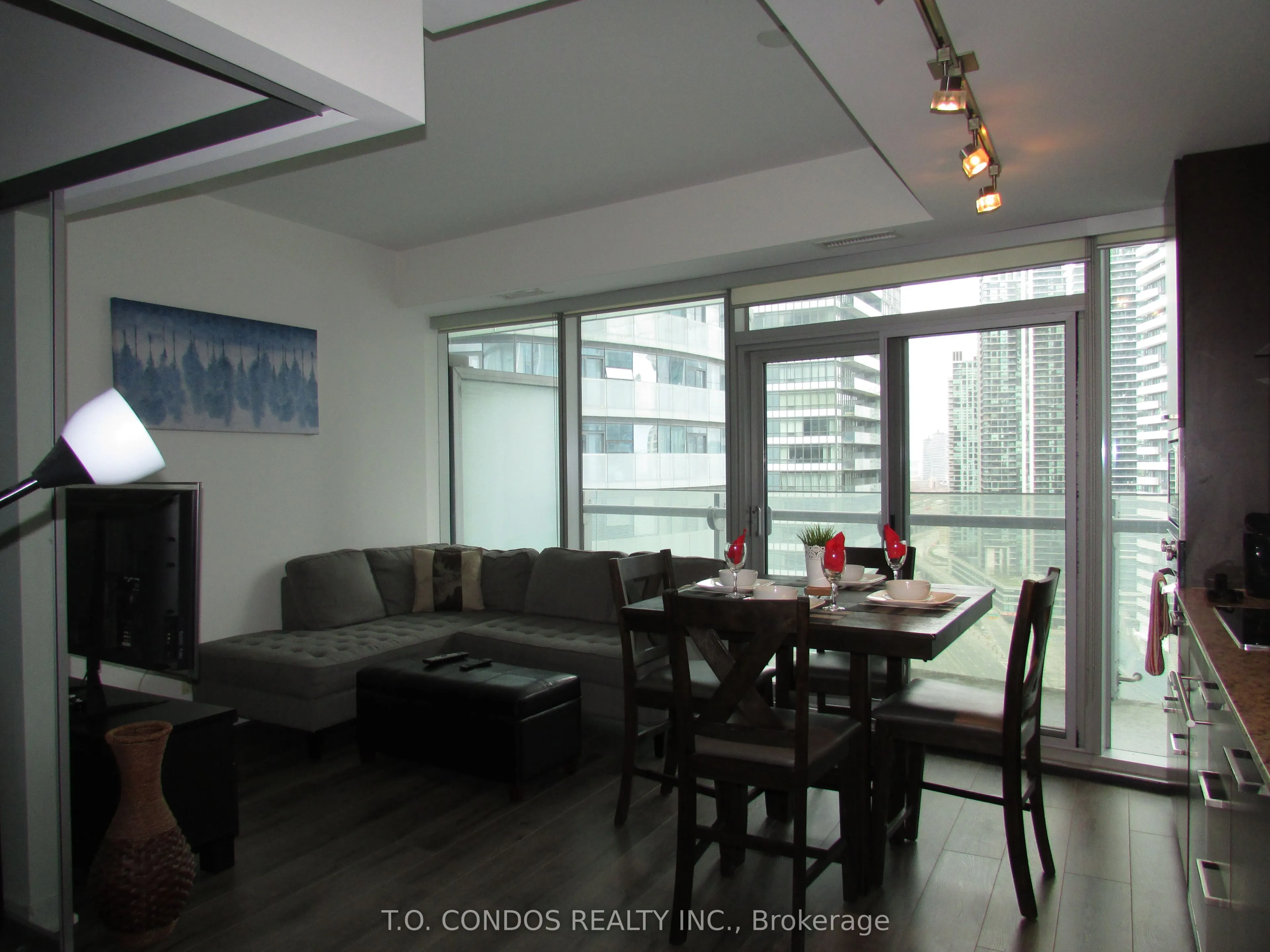 12 York Street, #1901