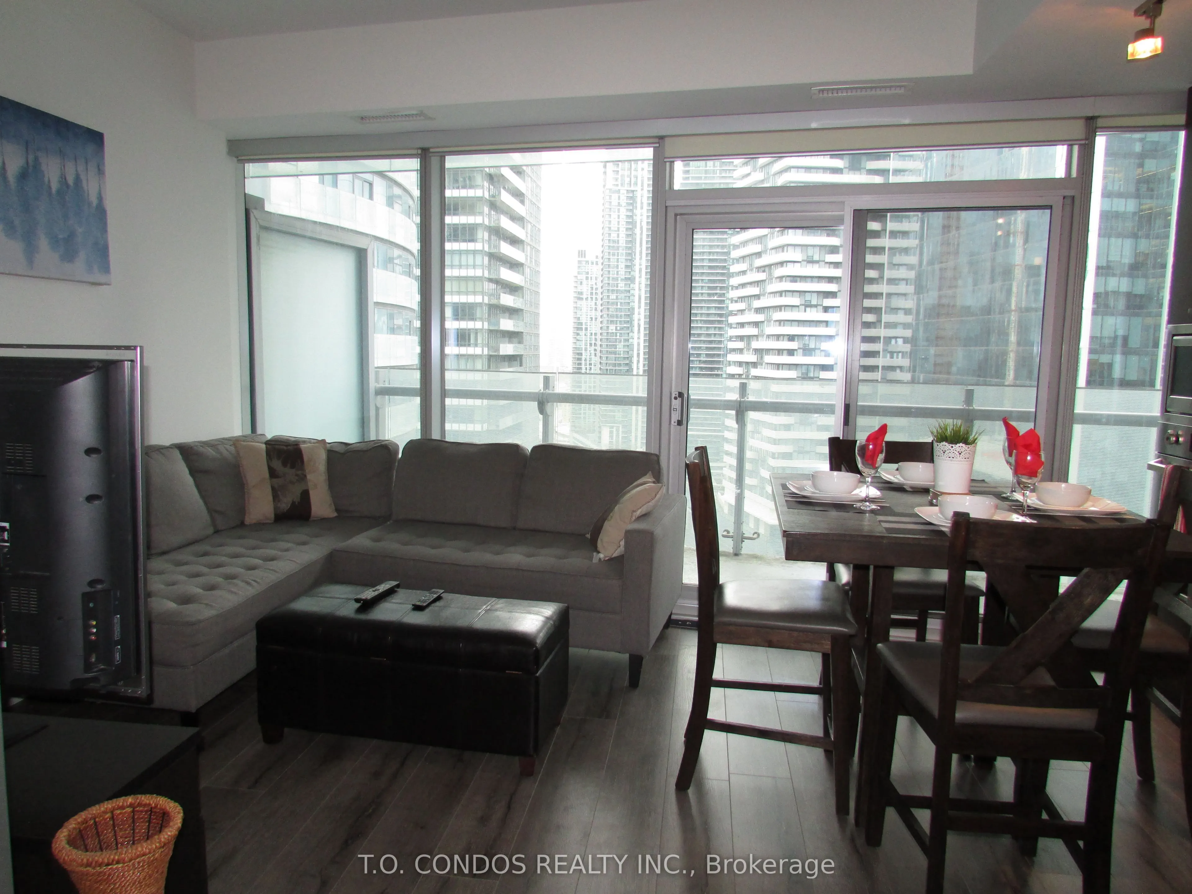 12 York Street, #1901