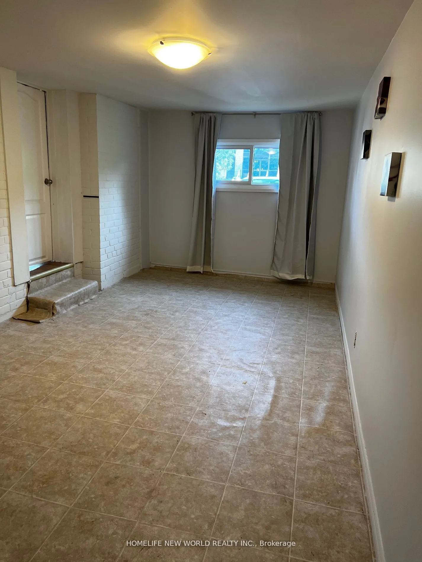 218 Finch Avenue E, #Main