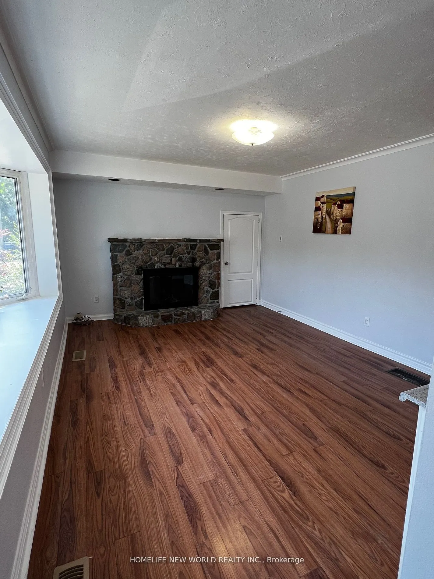 218 Finch Avenue E, #Main