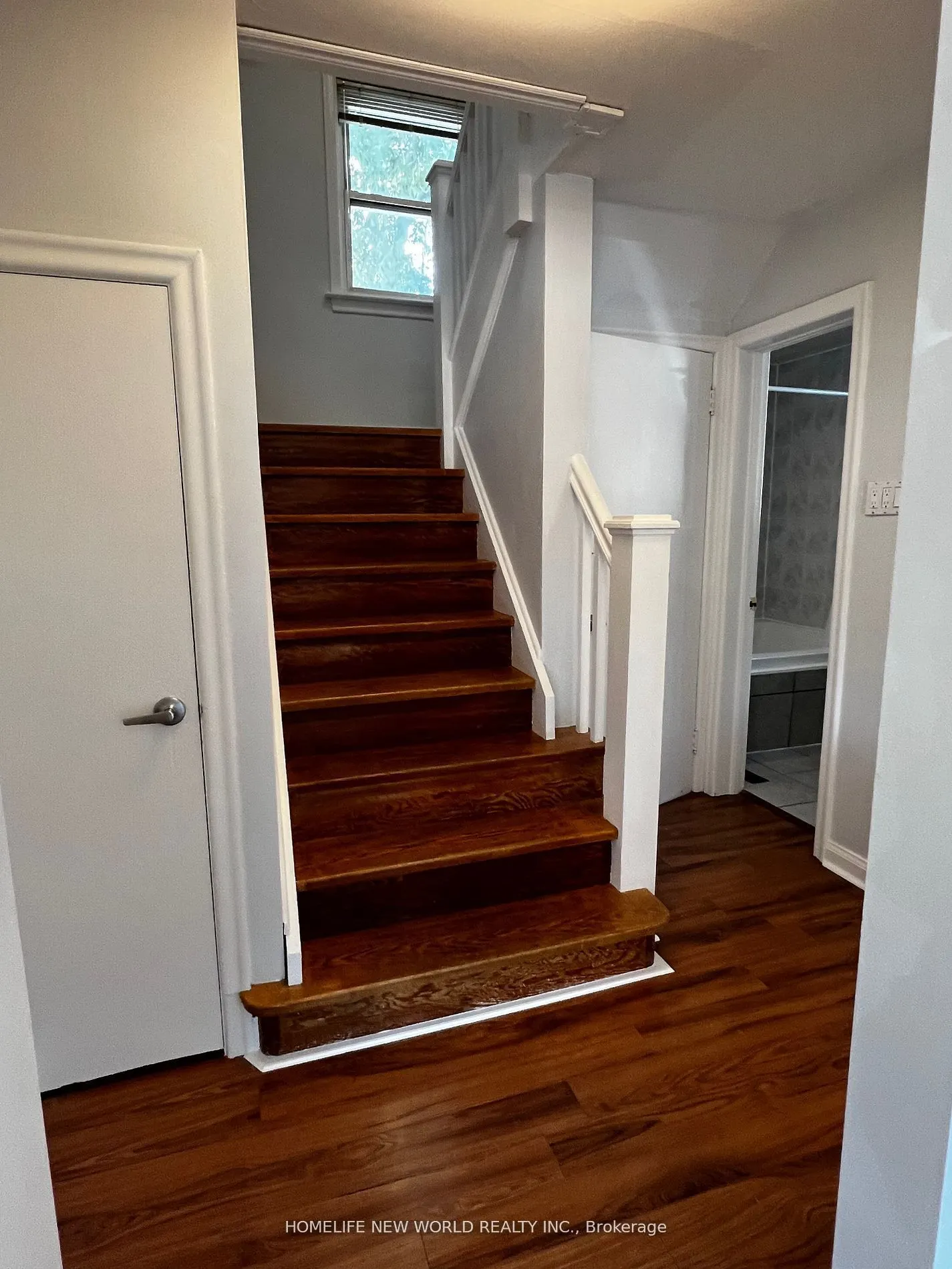 218 Finch Avenue E, #Main