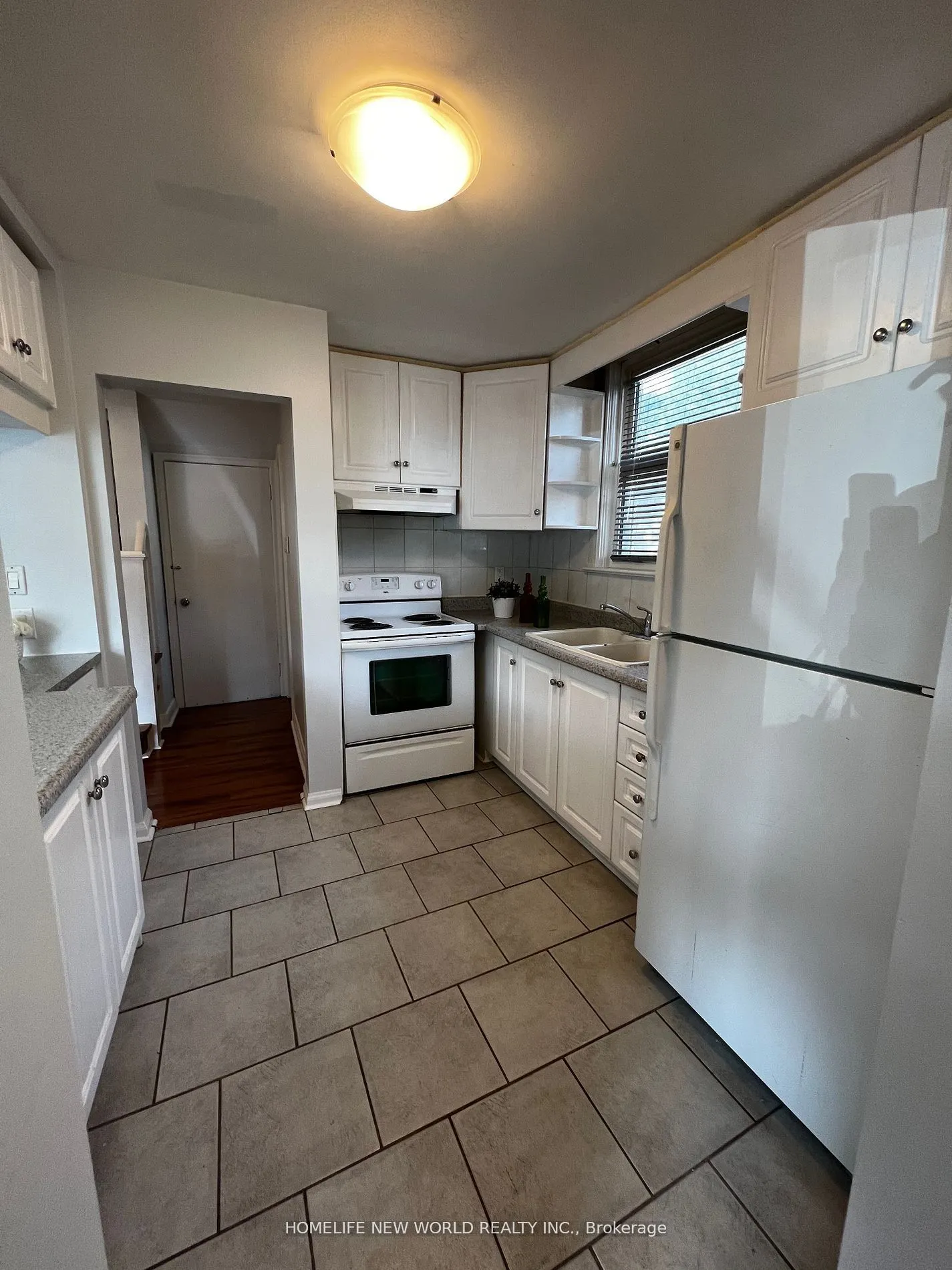 218 Finch Avenue E, #Main
