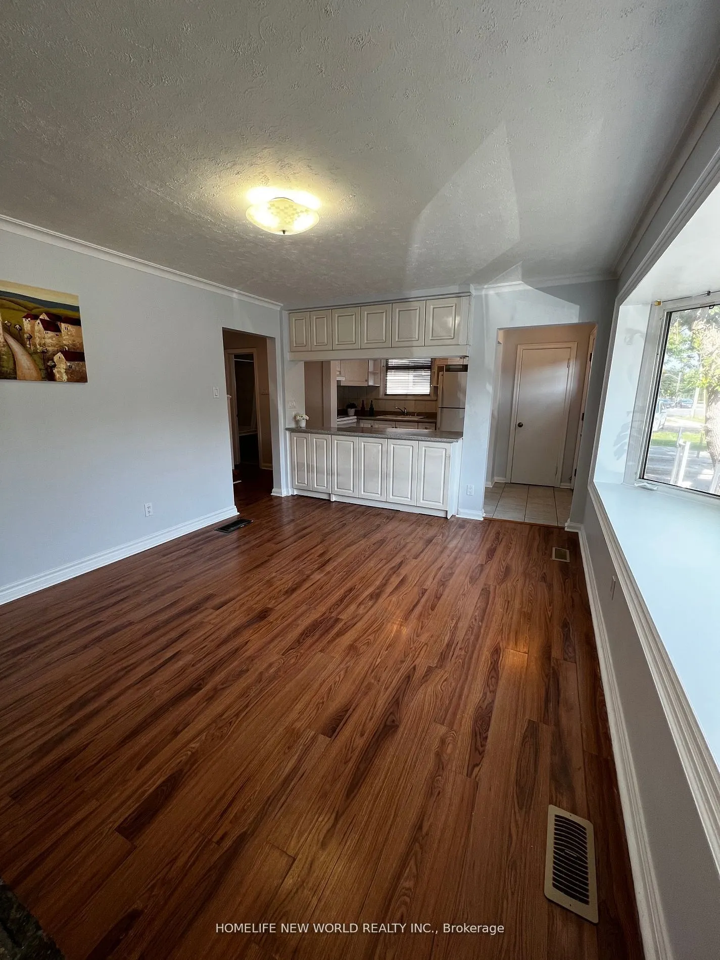 218 Finch Avenue E, #Main