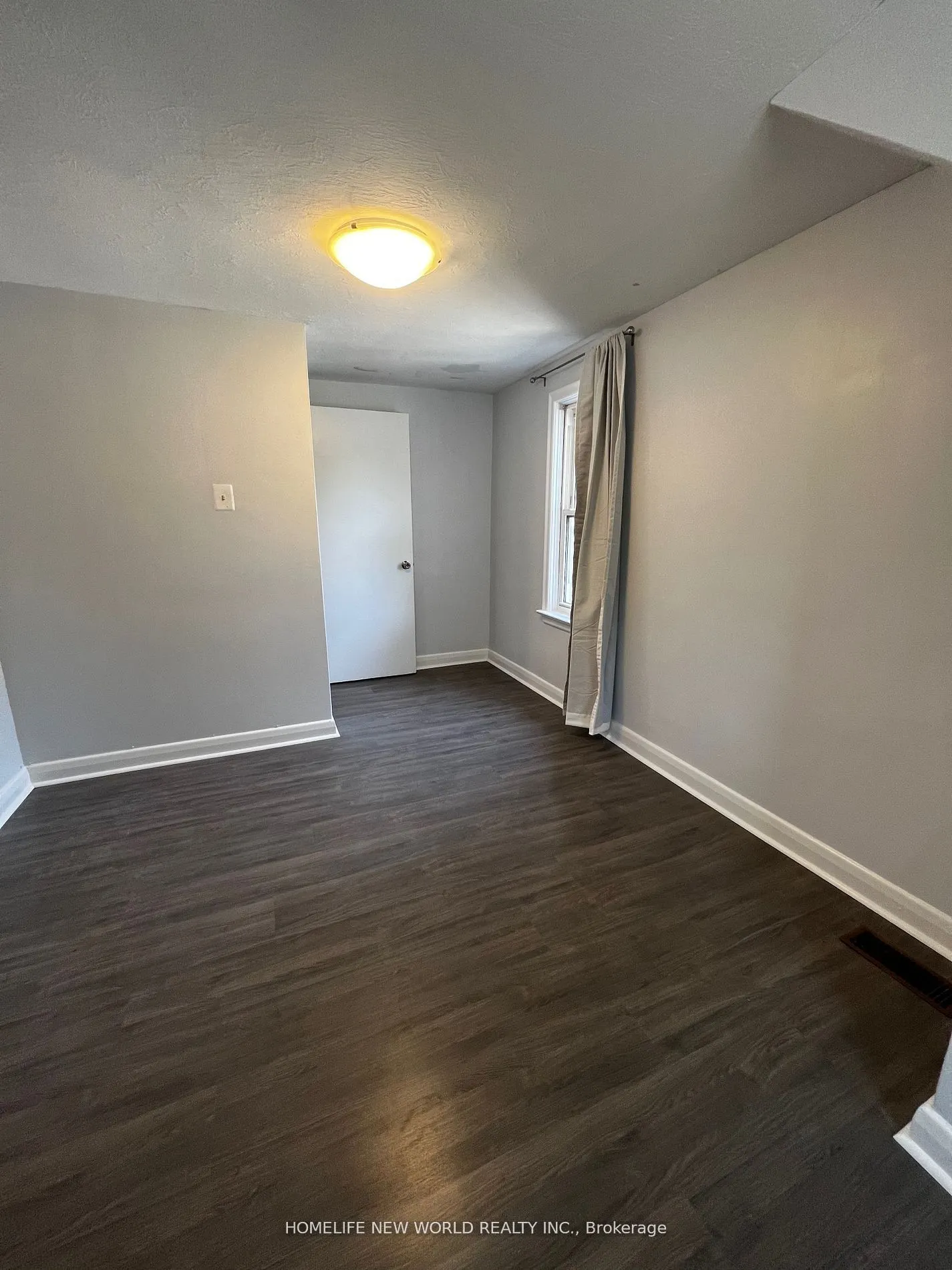 218 Finch Avenue E, #Main