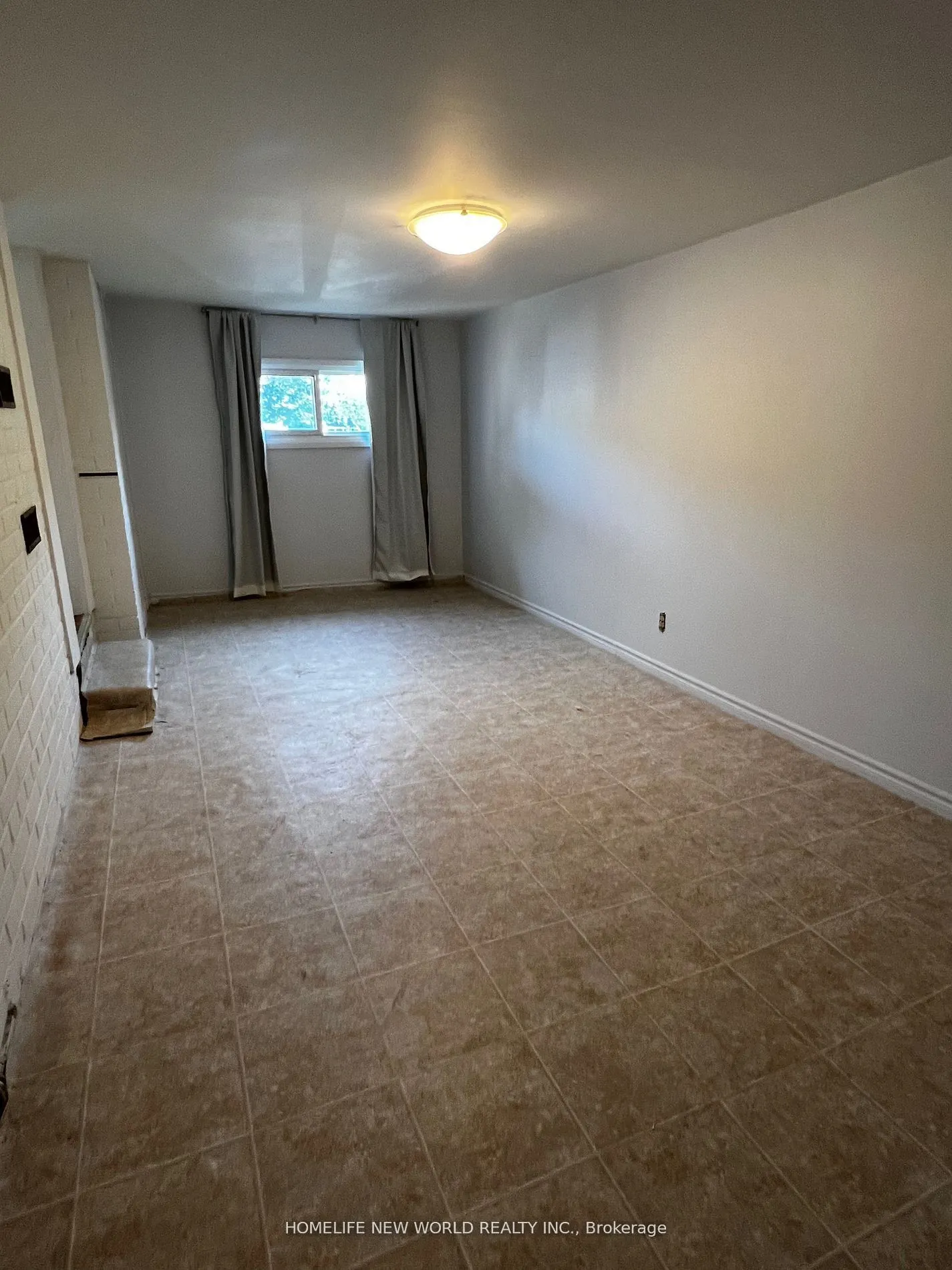 218 Finch Avenue E, #Main