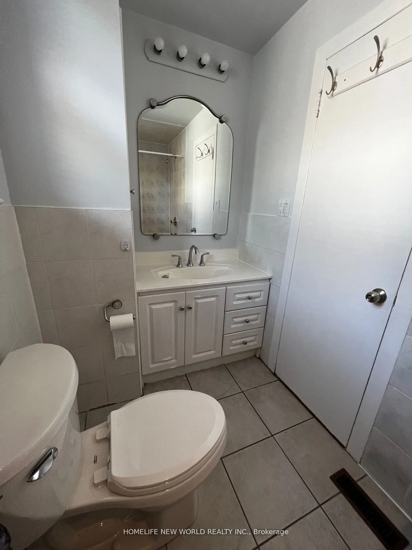 218 Finch Avenue E, #Main