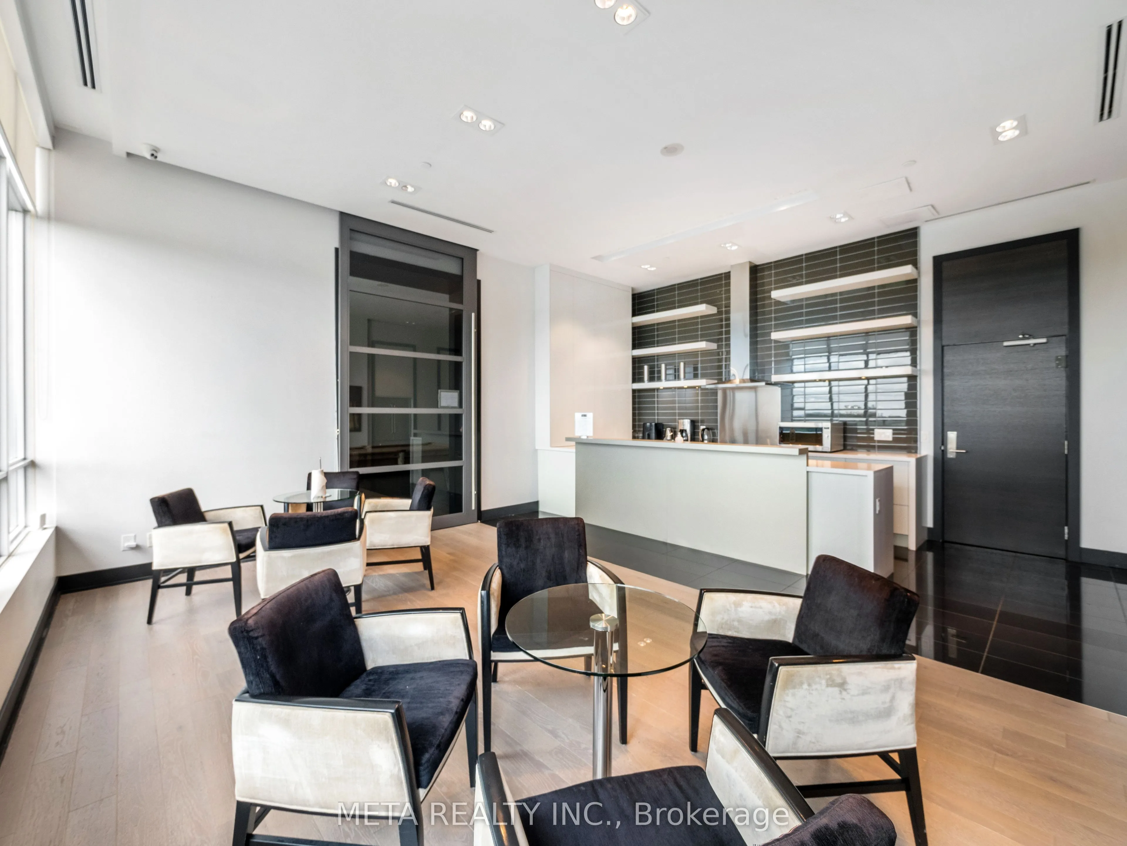 399 Spring Garden Avenue, #118