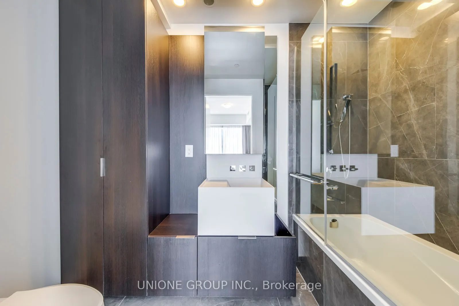 1 Bloor Street E, #5908