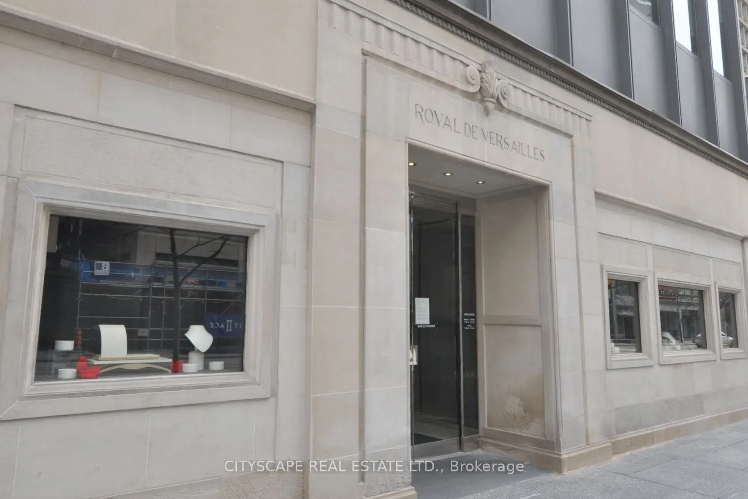 102 Bloor Street, #806