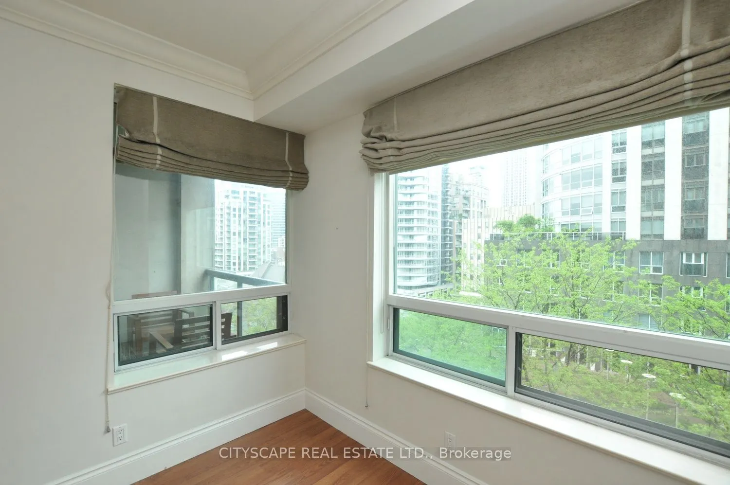 102 Bloor Street, #806
