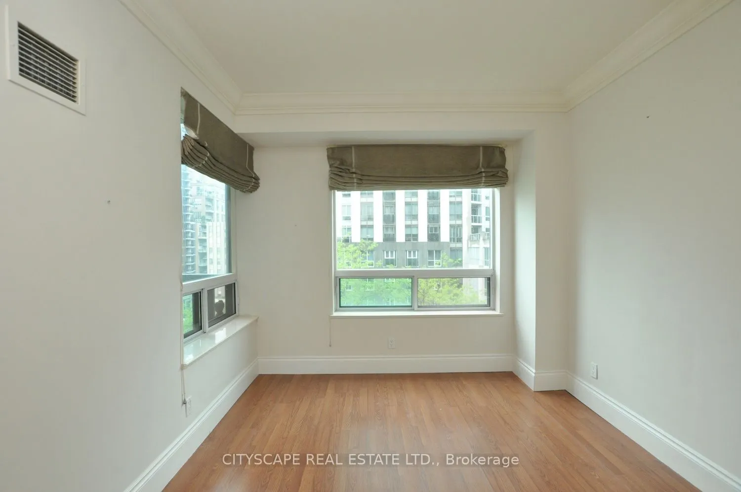 102 Bloor Street, #806