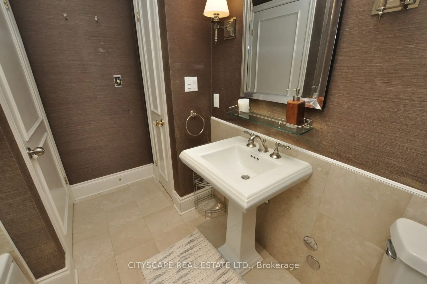 102 Bloor Street, #806