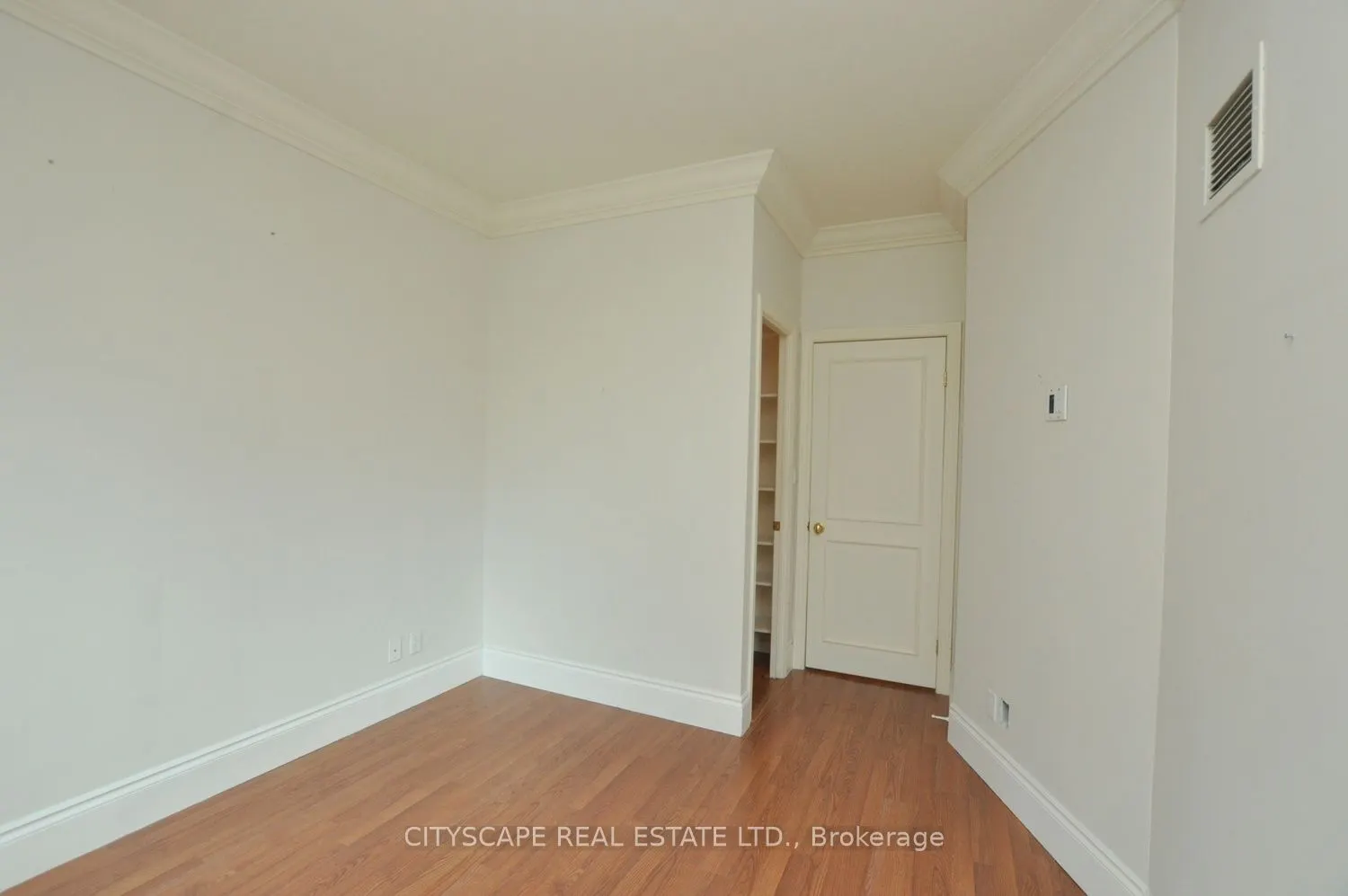 102 Bloor Street, #806
