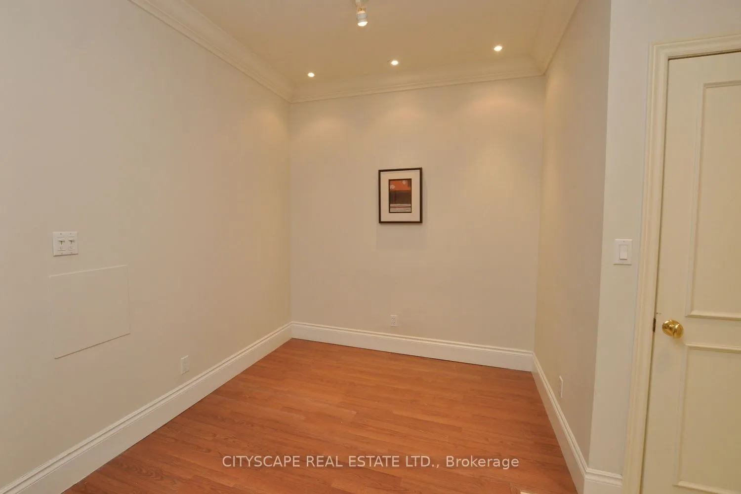 102 Bloor Street, #806