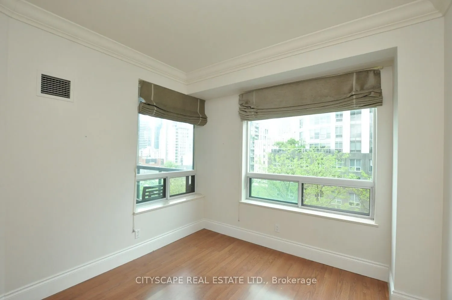 102 Bloor Street, #806