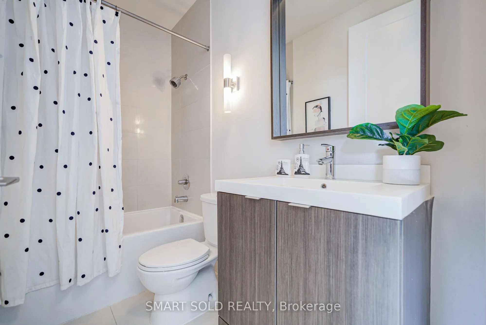 18 Graydon Hall Drive, #Ph02