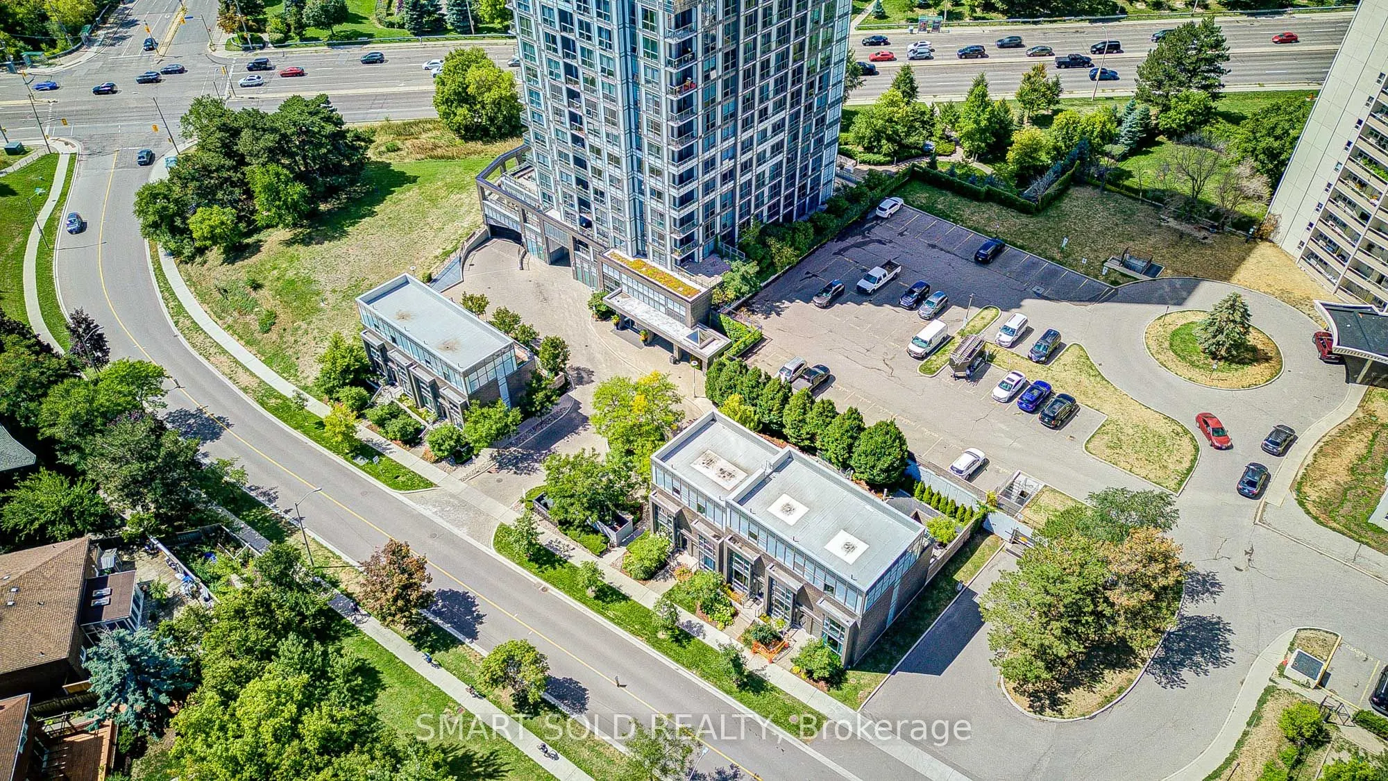 18 Graydon Hall Drive, #Ph02