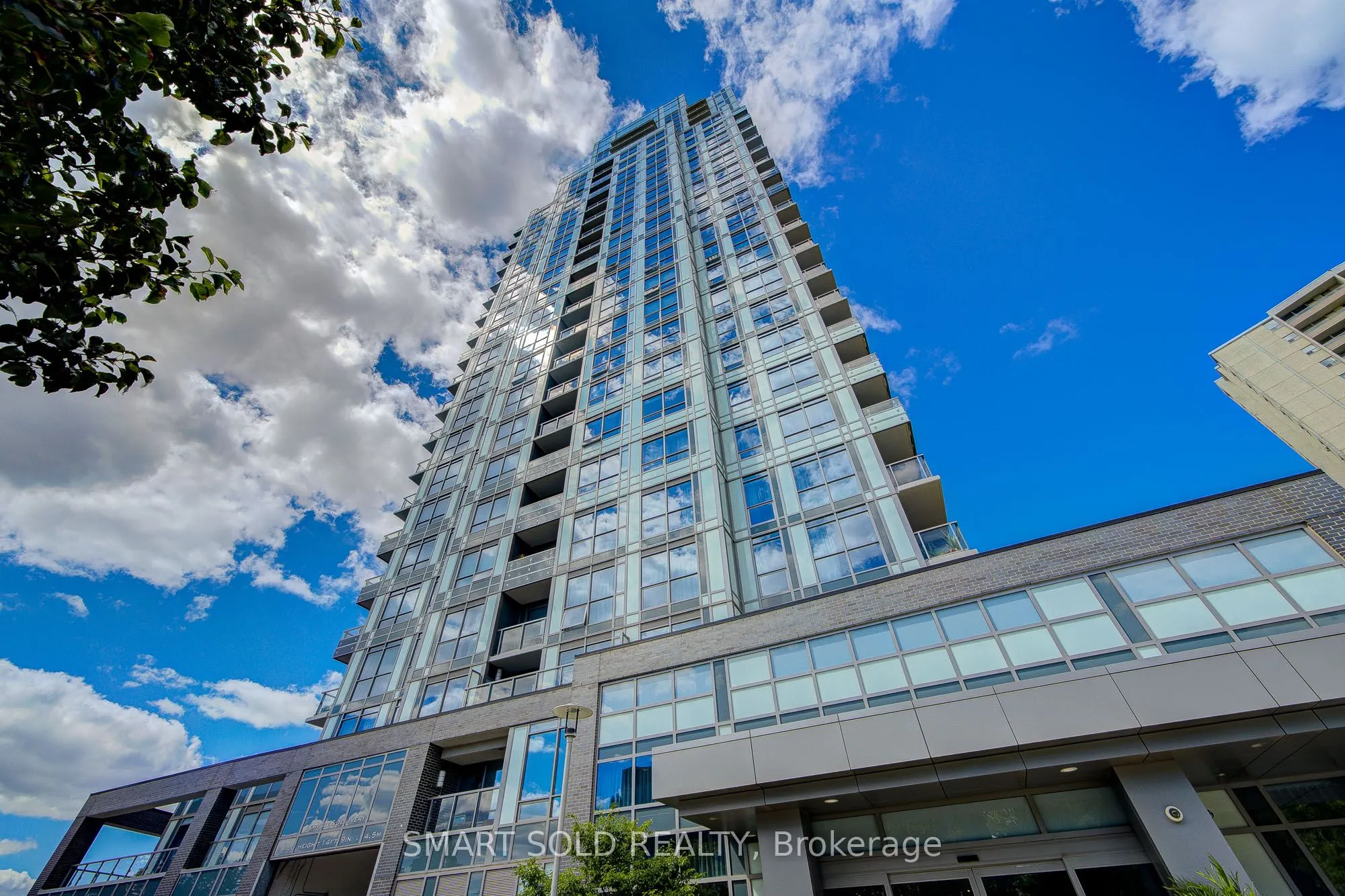 18 Graydon Hall Drive, #Ph02