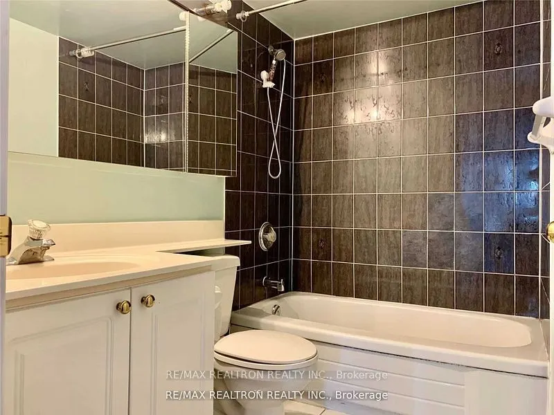 39 Pemberton Avenue, #Lph02