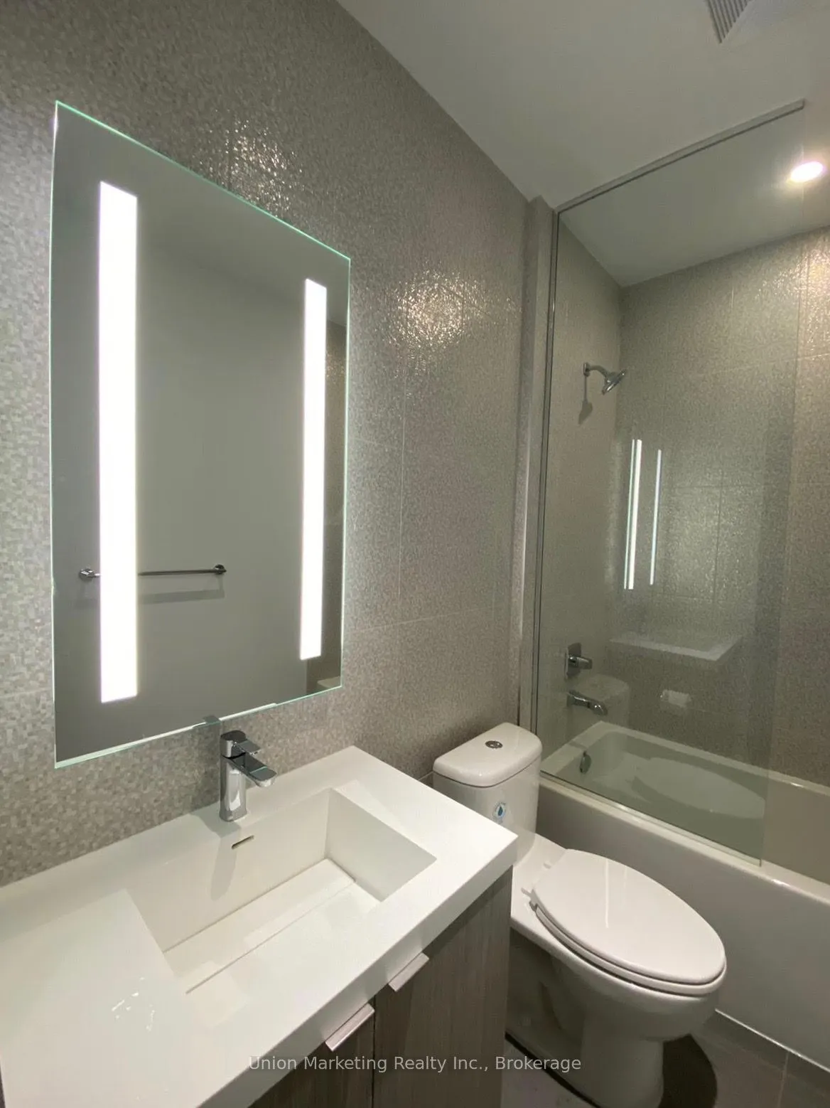 585 Bloor Street E, #319