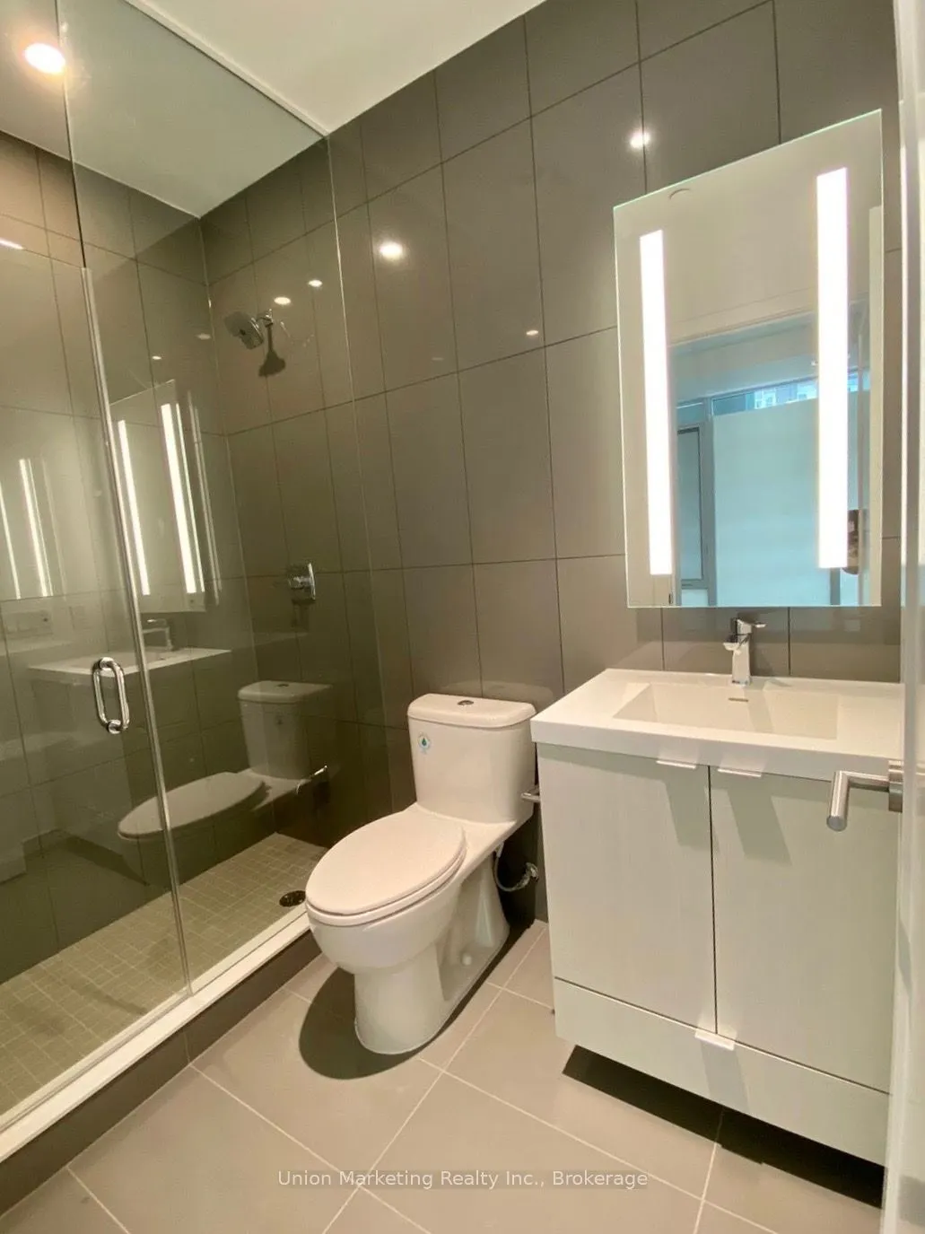 585 Bloor Street E, #319