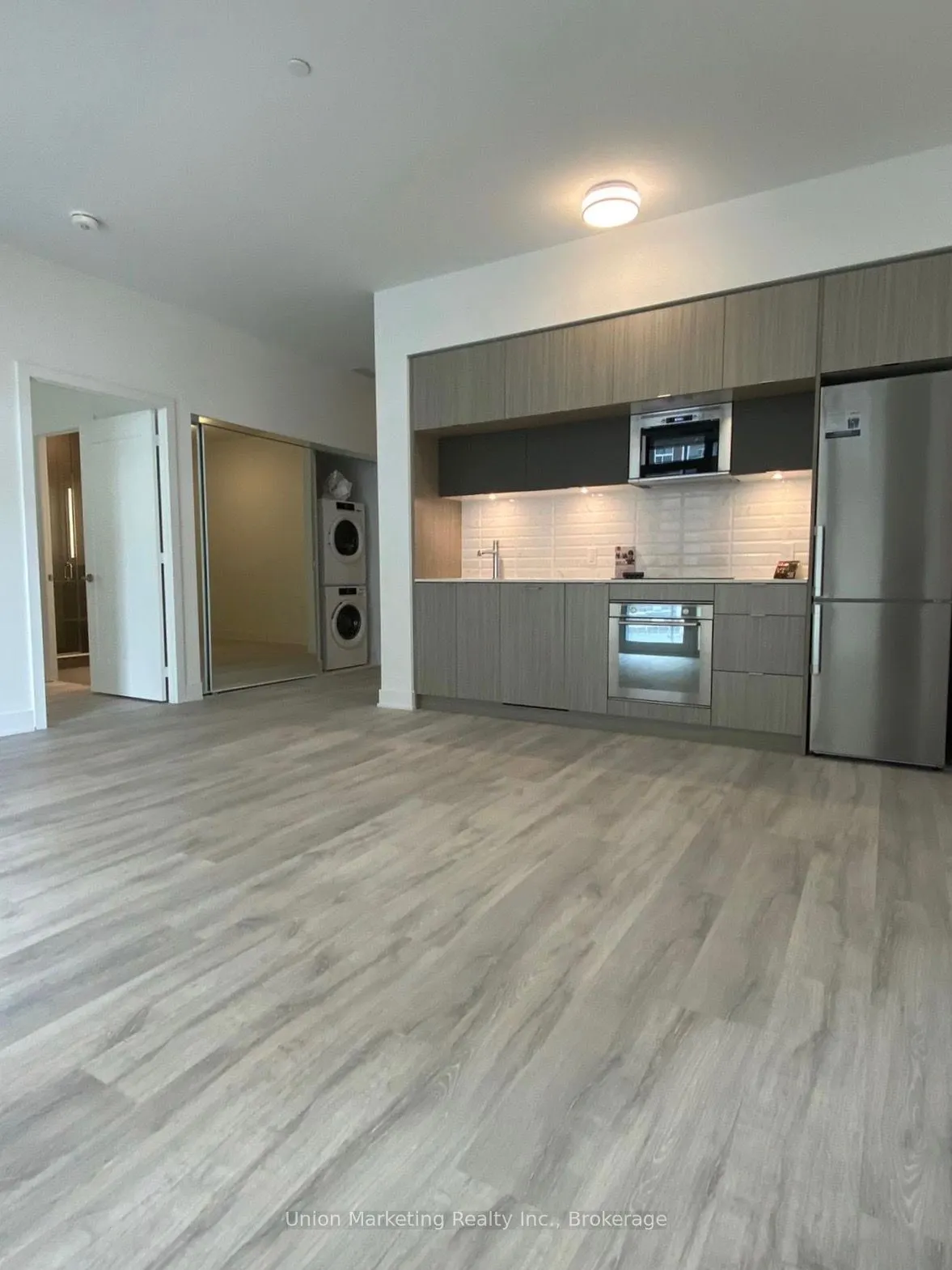 585 Bloor Street E, #319