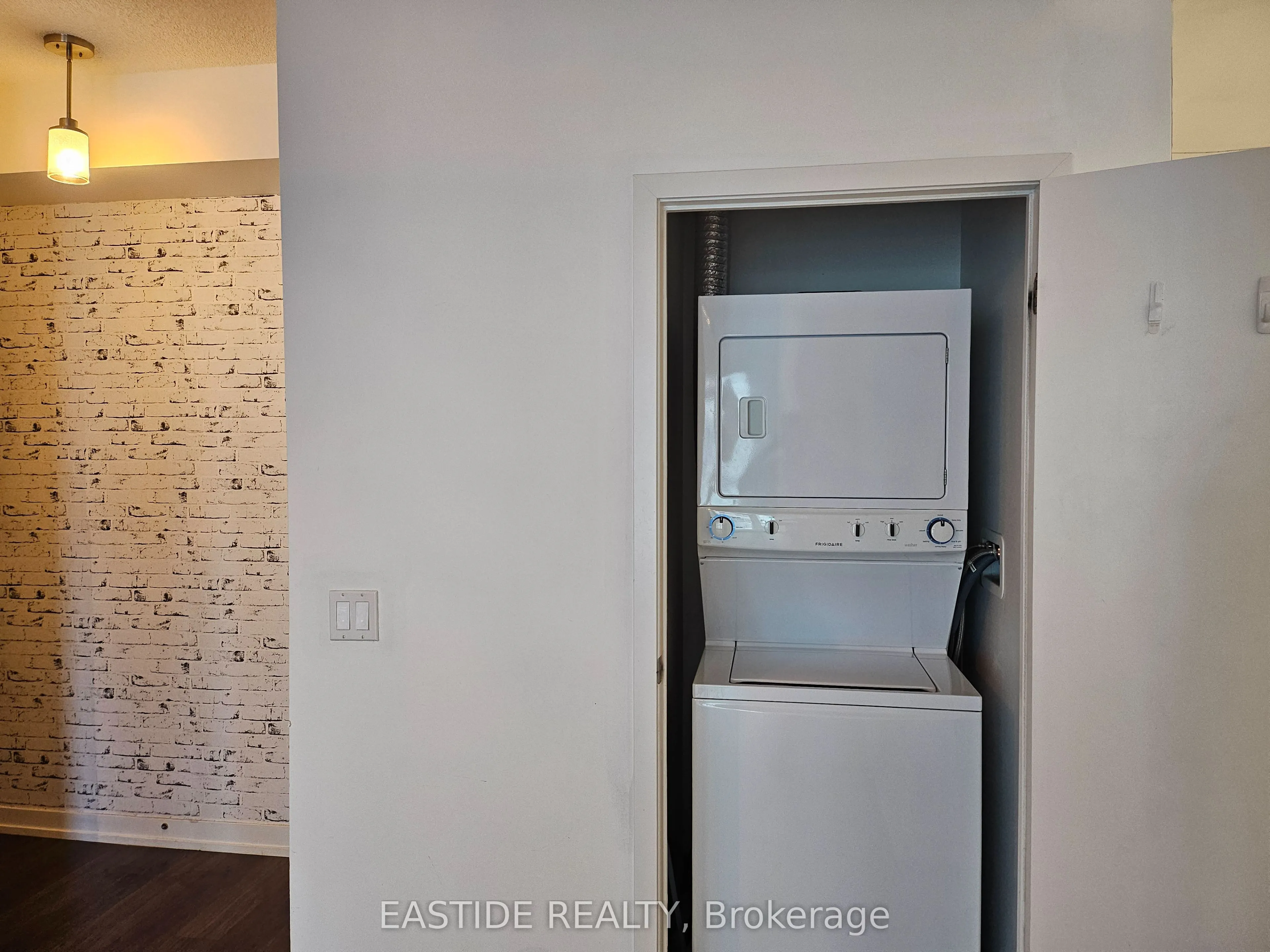 98 Lillian Street, #2411