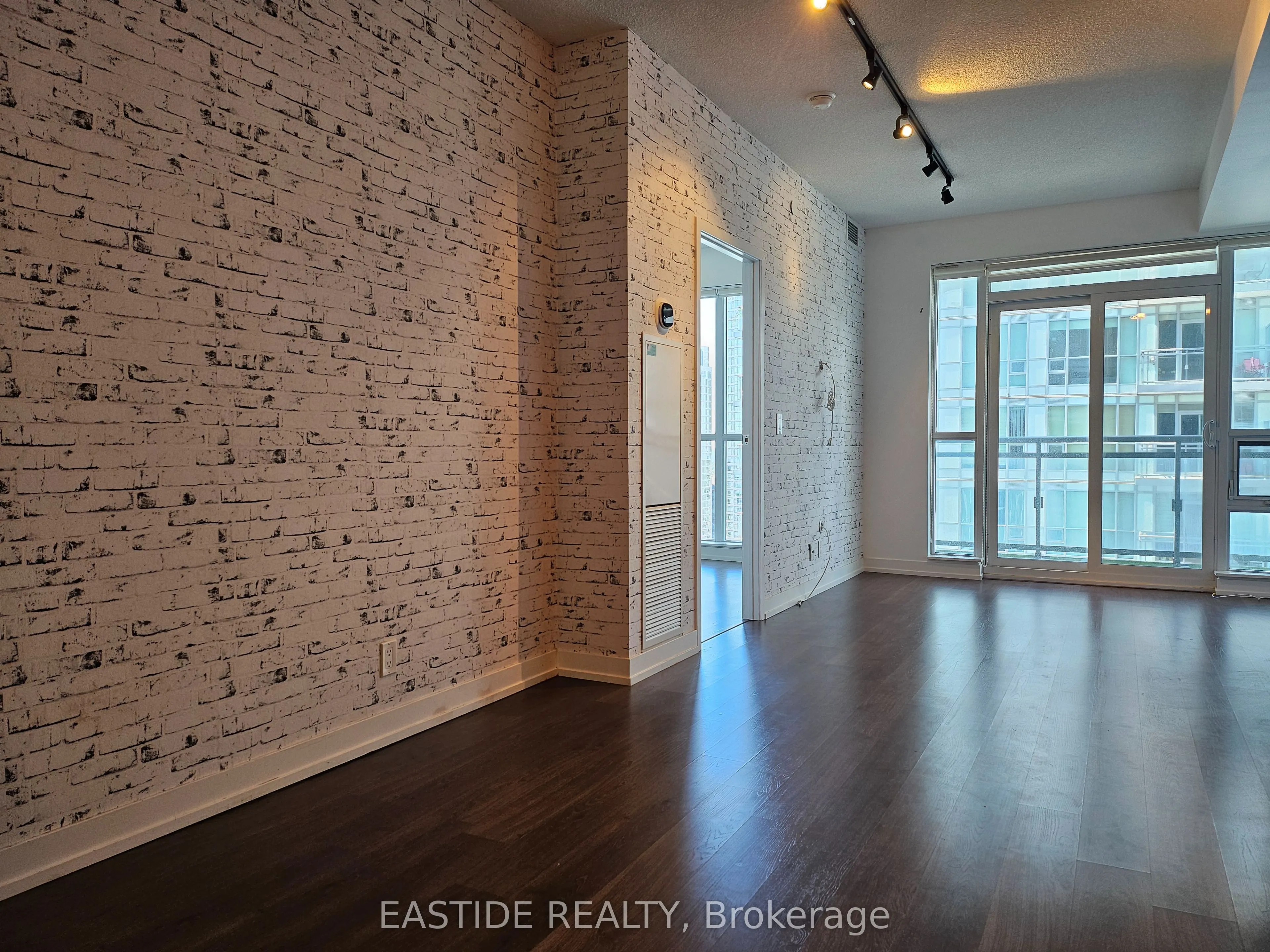 98 Lillian Street, #2411