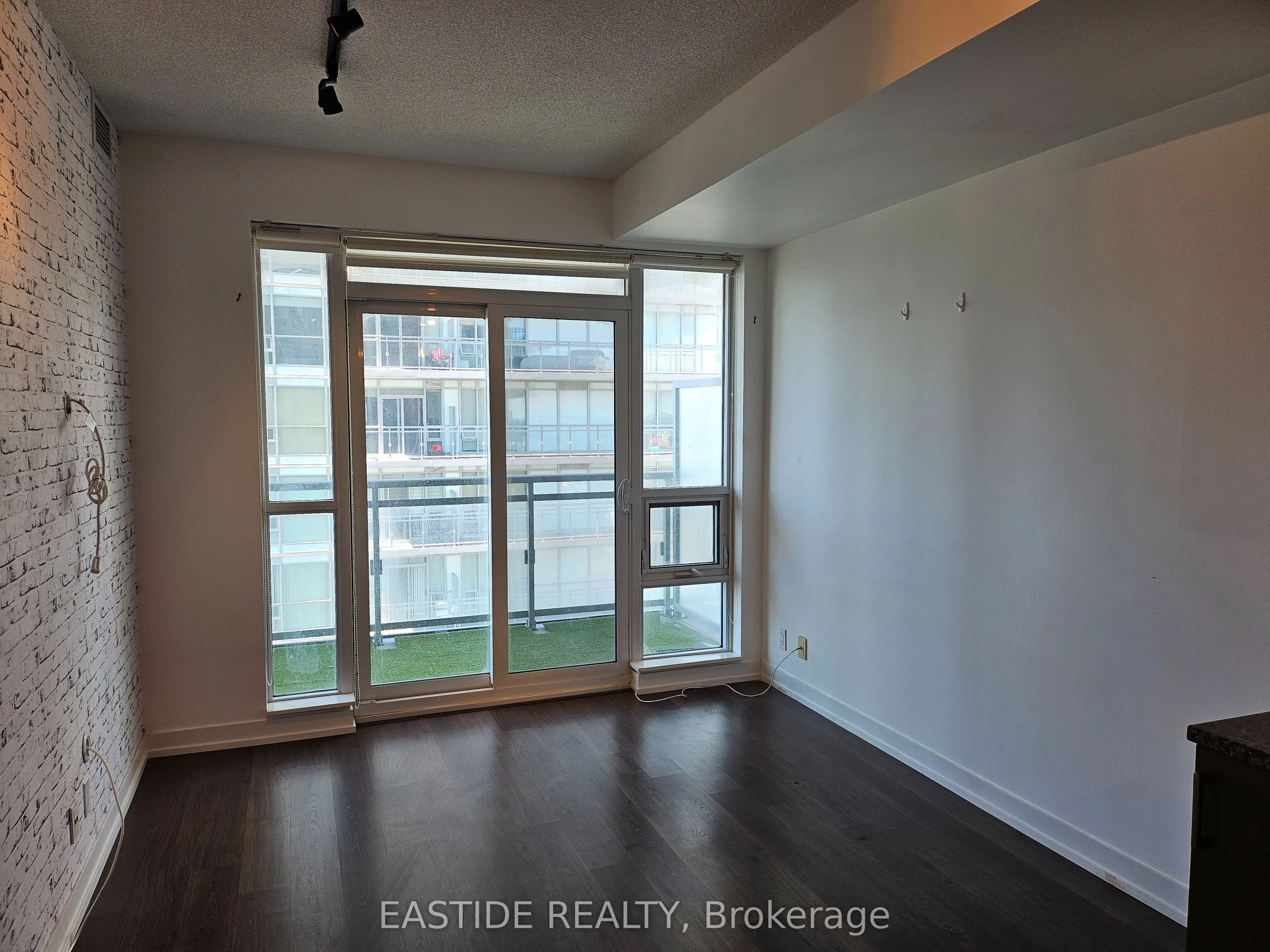 98 Lillian Street, #2411