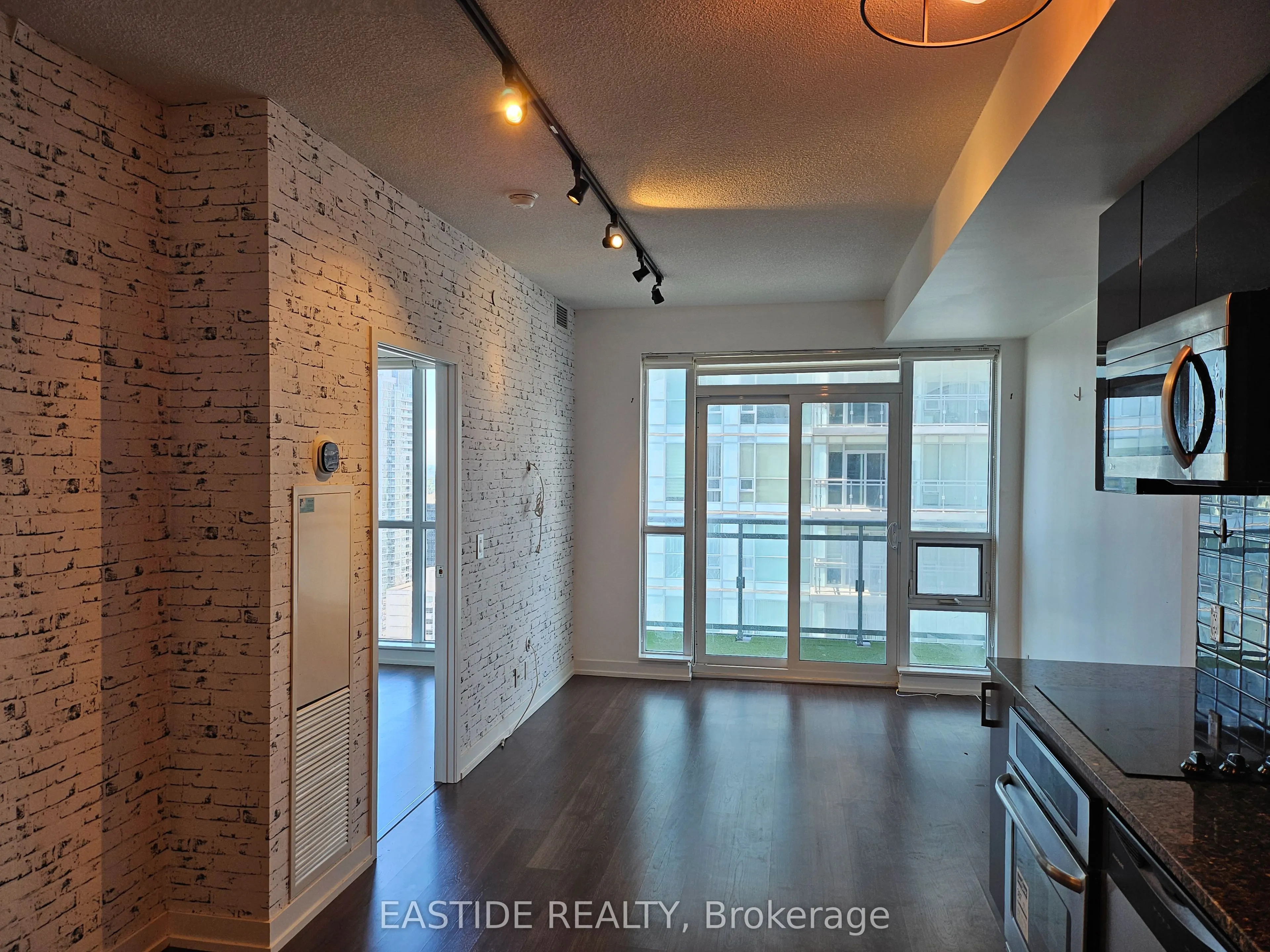 98 Lillian Street, #2411