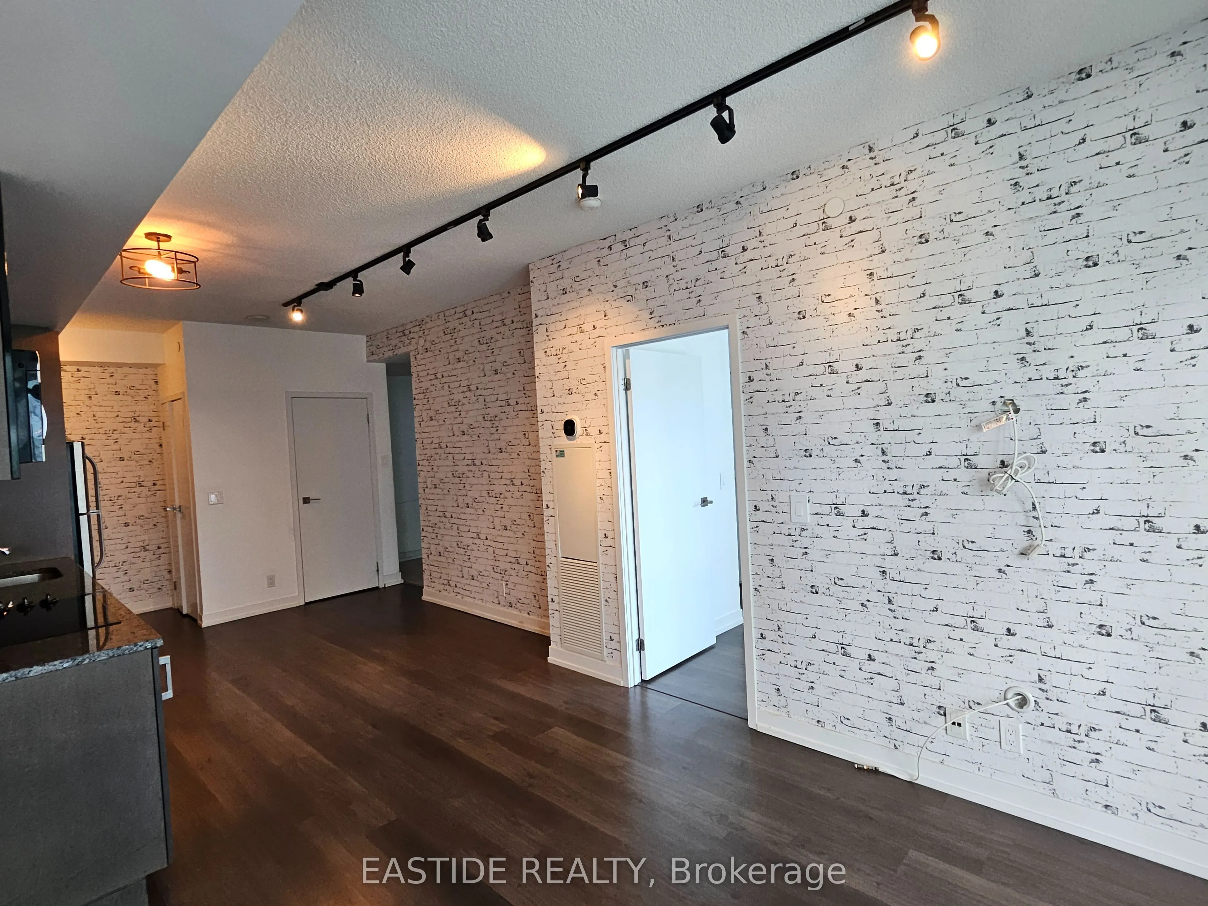 98 Lillian Street, #2411
