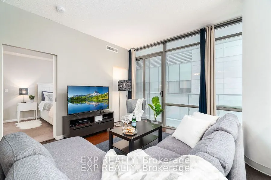 832 Bay Street, #1103
