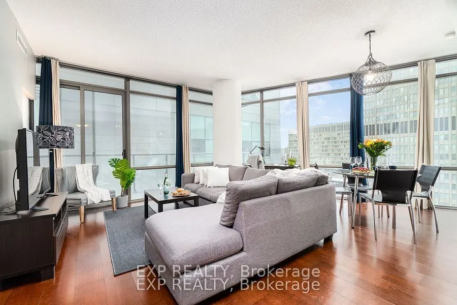 832 Bay Street, #1103