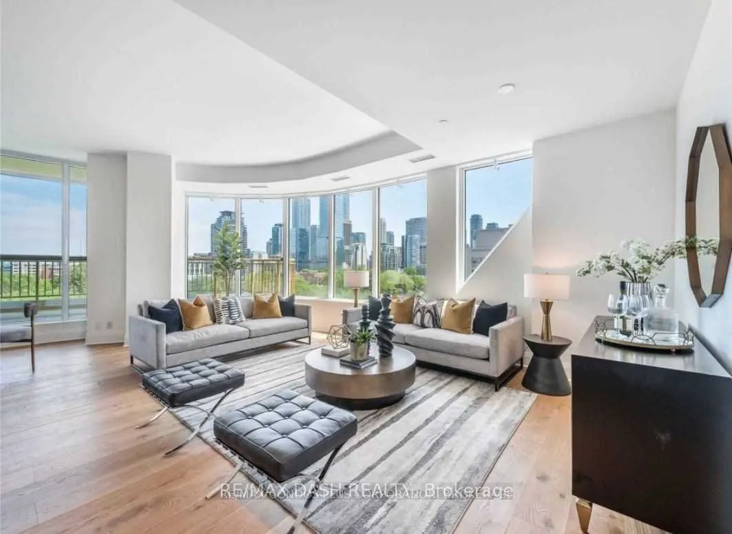 151 Avenue Road, #806