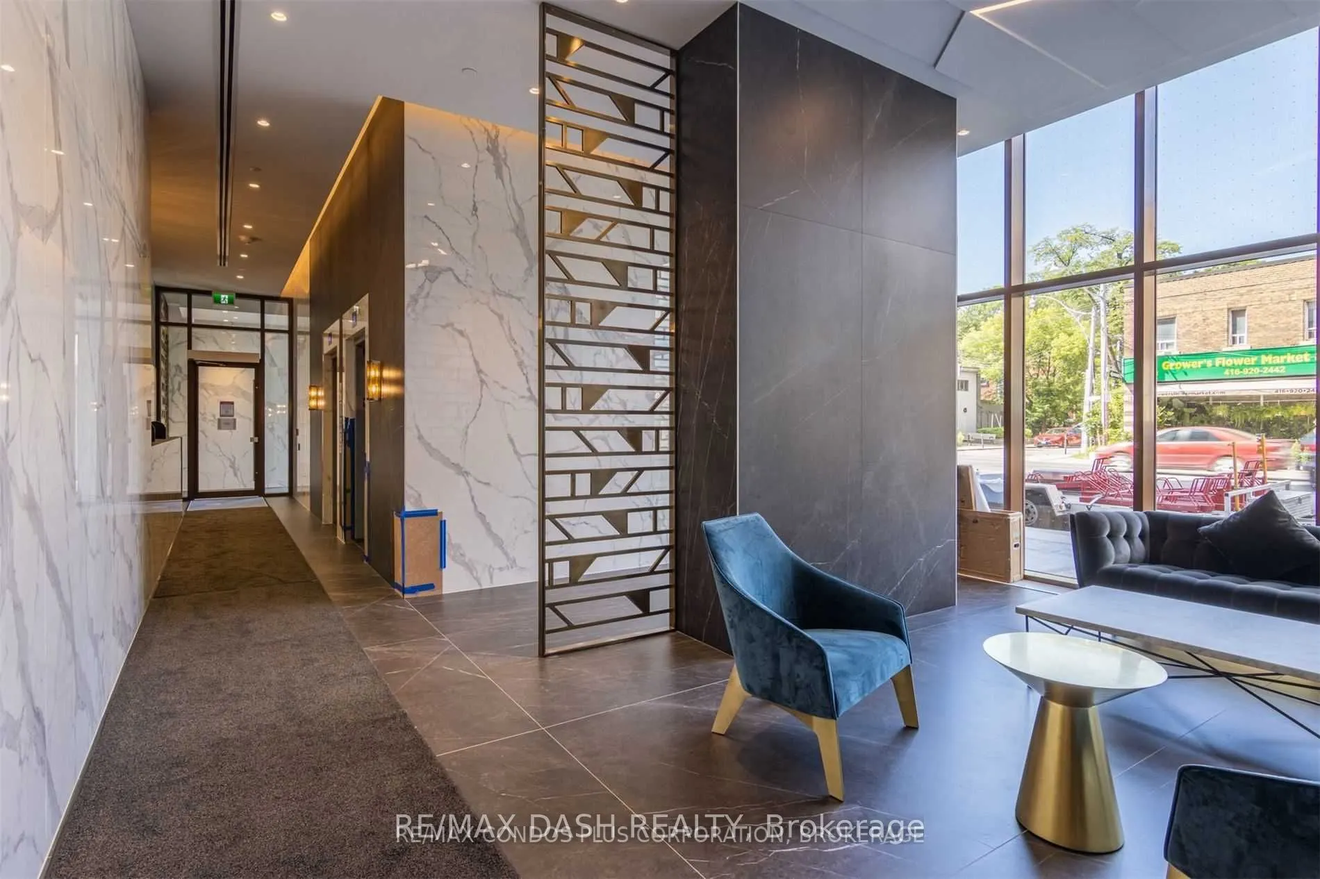 151 Avenue Road, #806