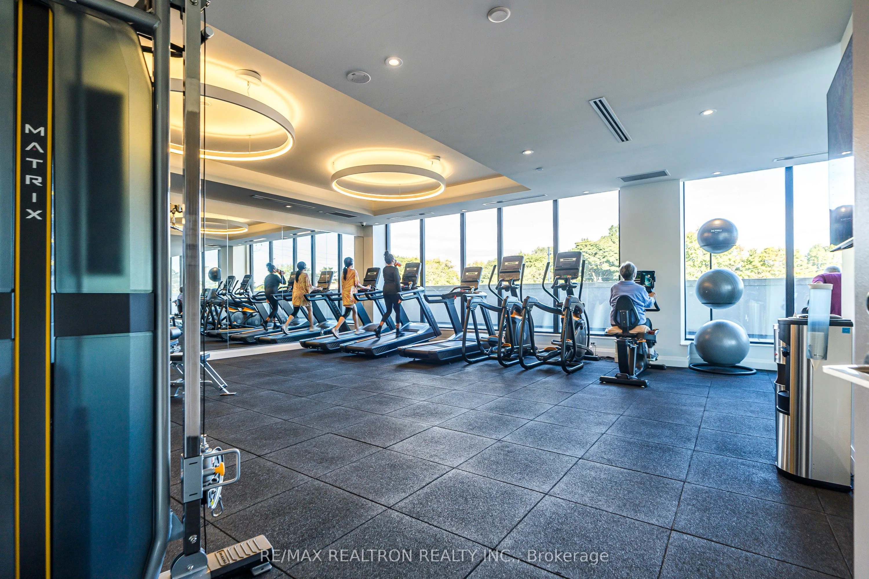33 Frederick Todd Way, #1206