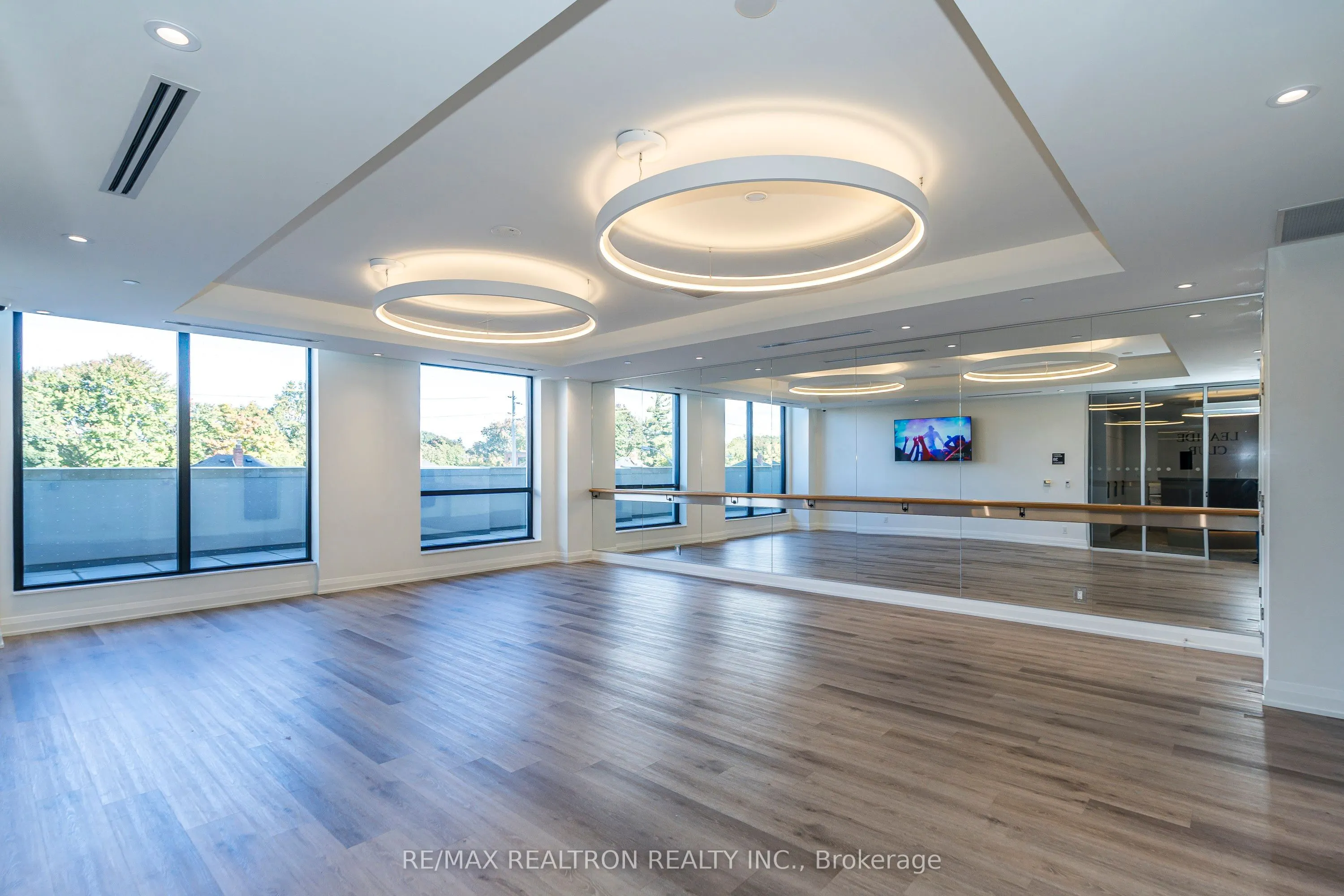 33 Frederick Todd Way, #1206