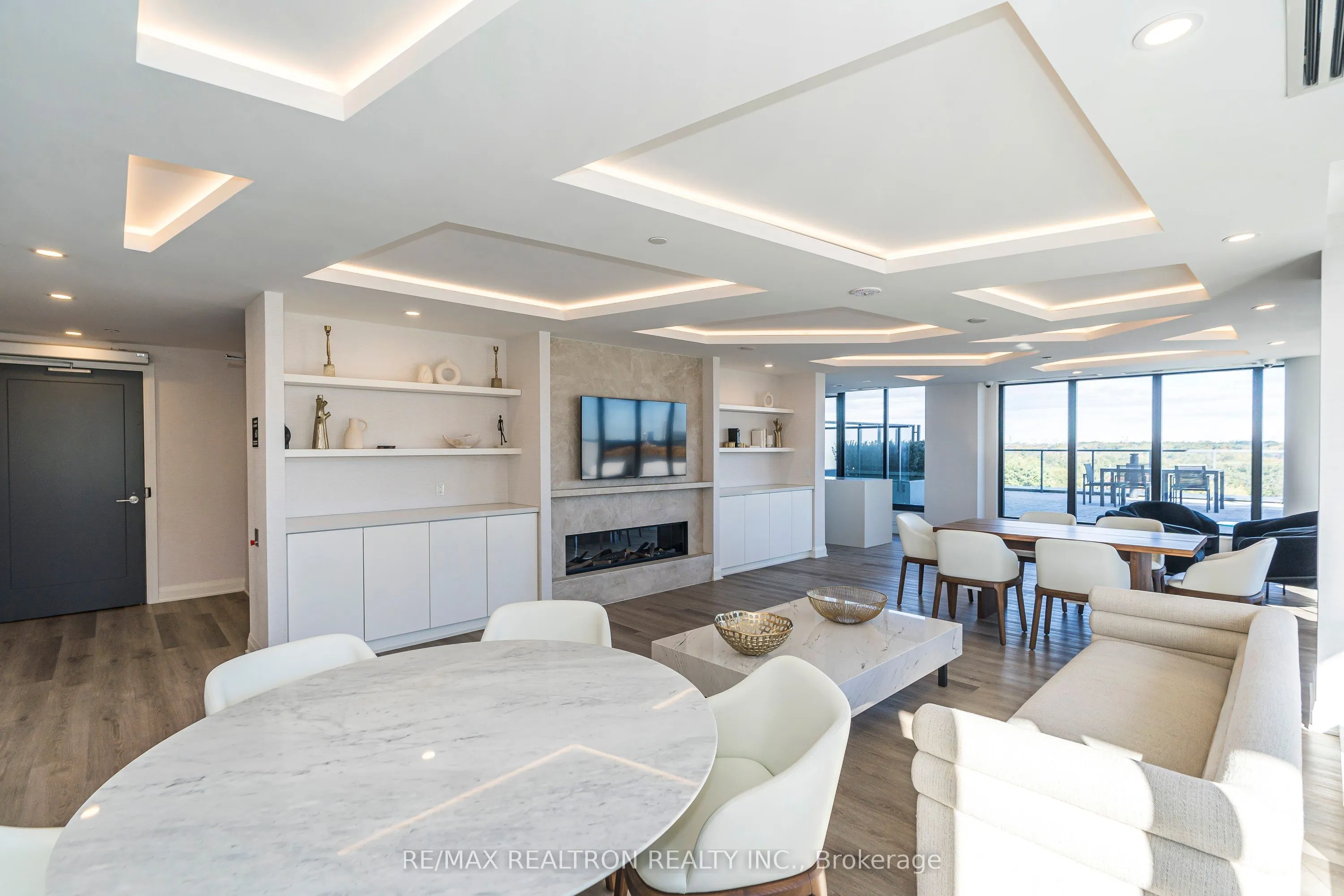 33 Frederick Todd Way, #1206