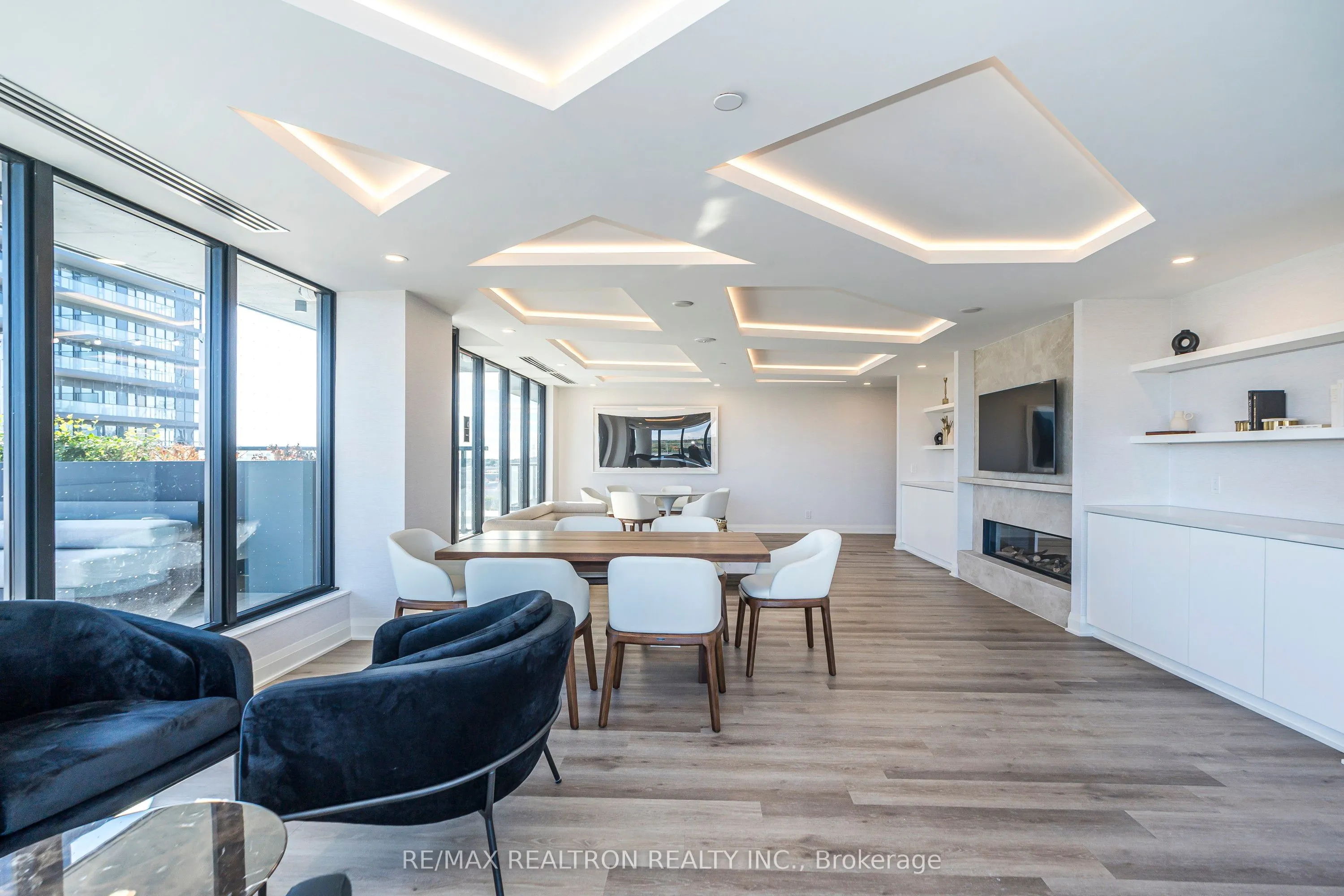 33 Frederick Todd Way, #1206