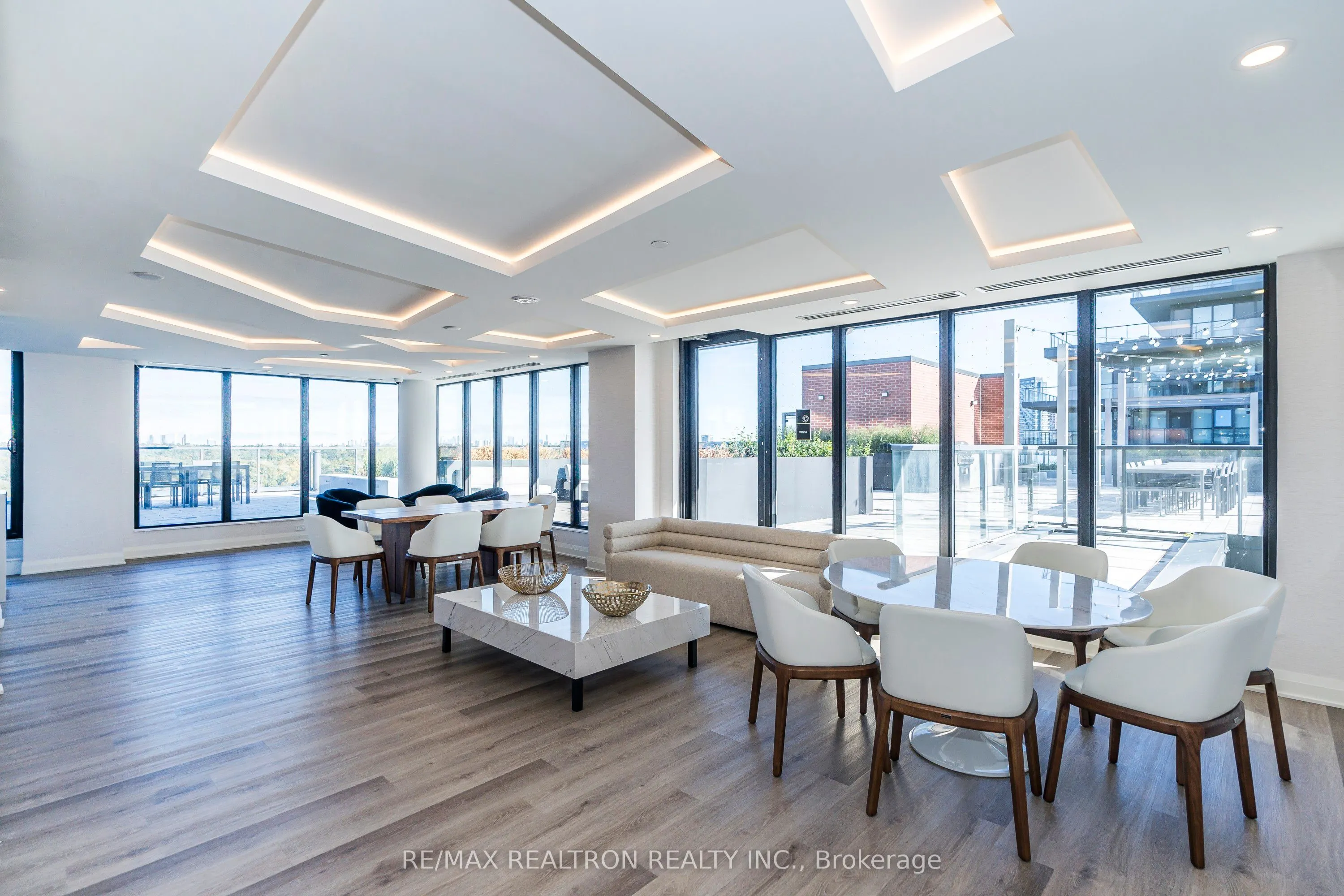 33 Frederick Todd Way, #1206