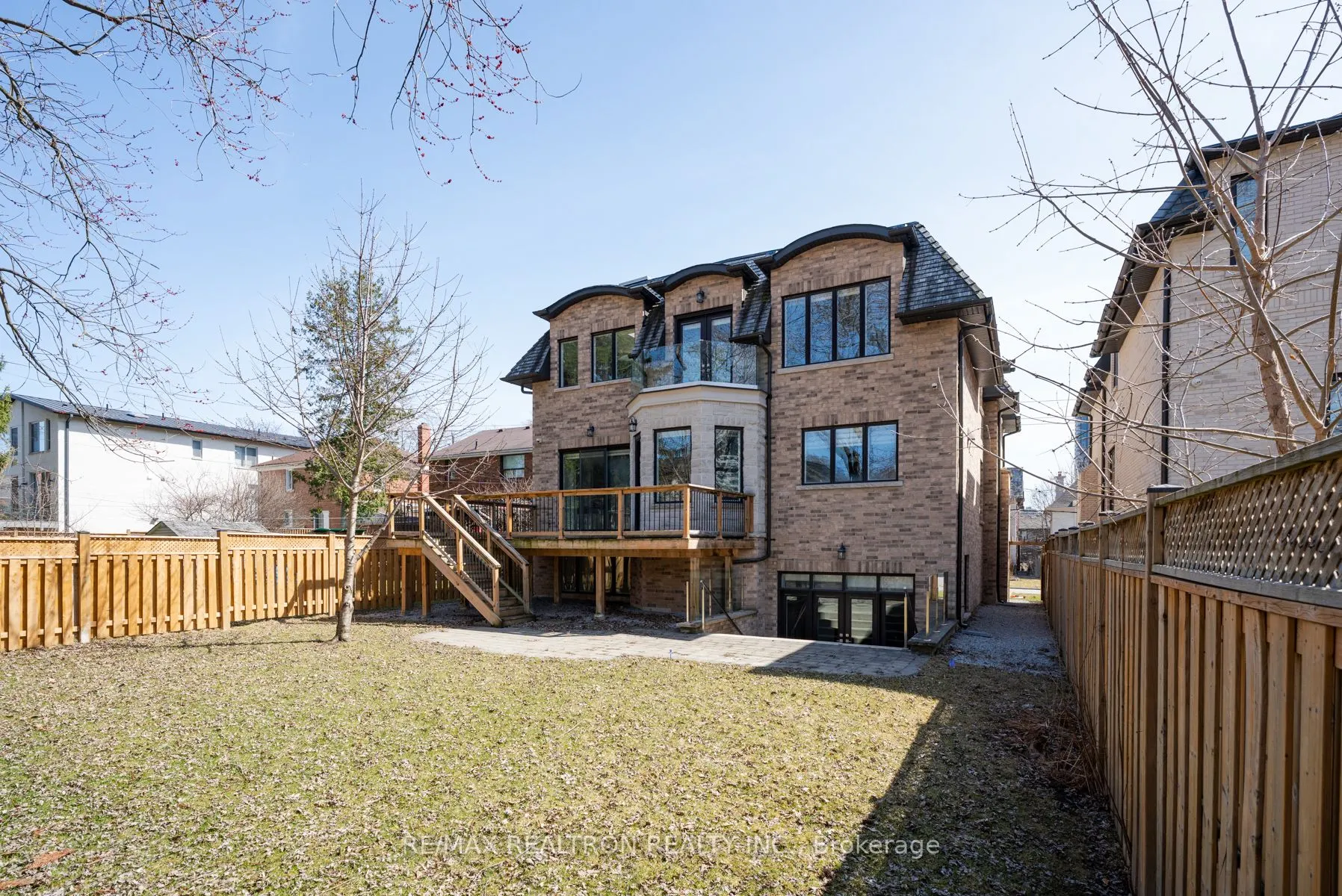 86 Hillcrest Avenue