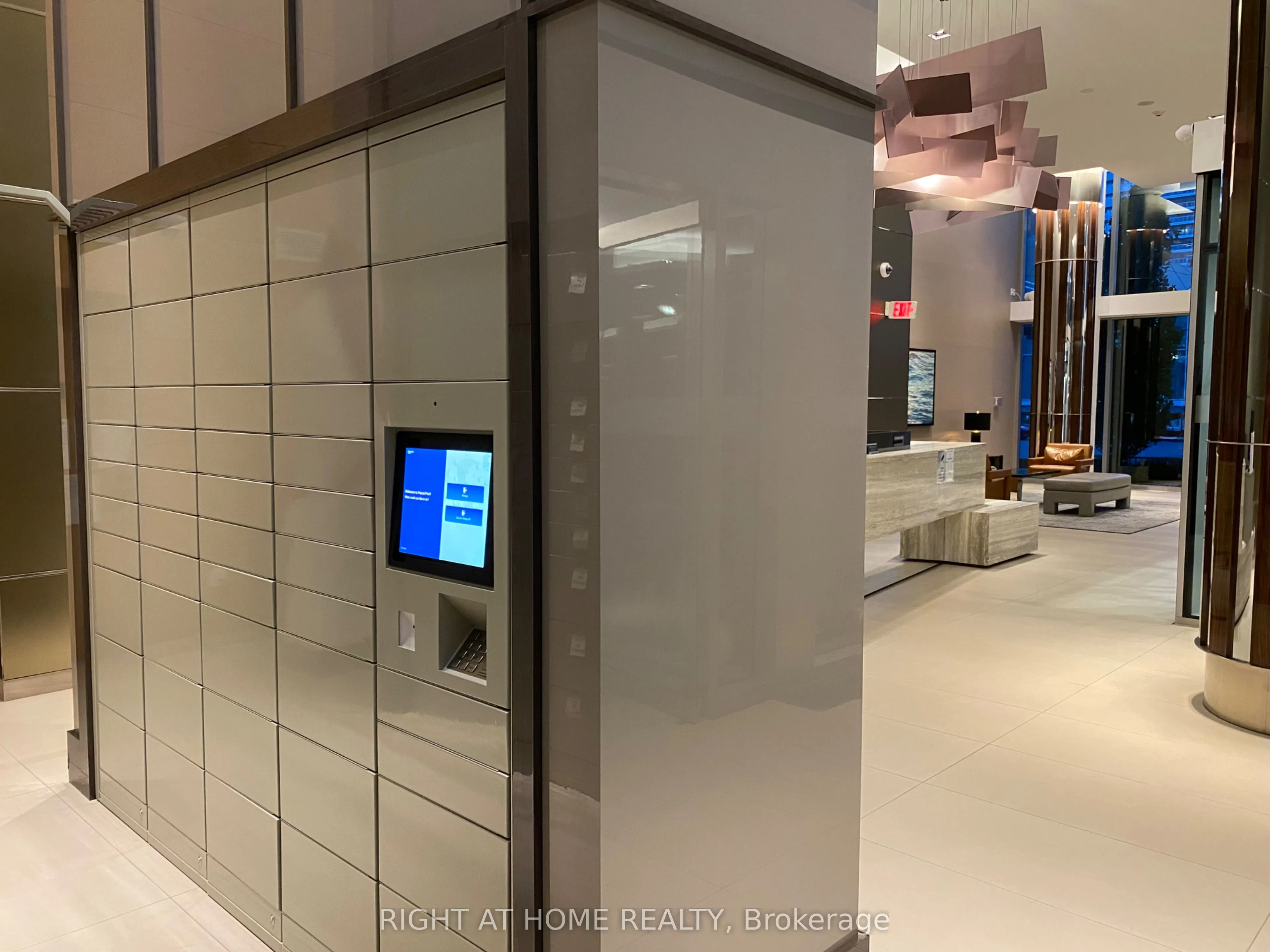 39 Queens Quay E, #610