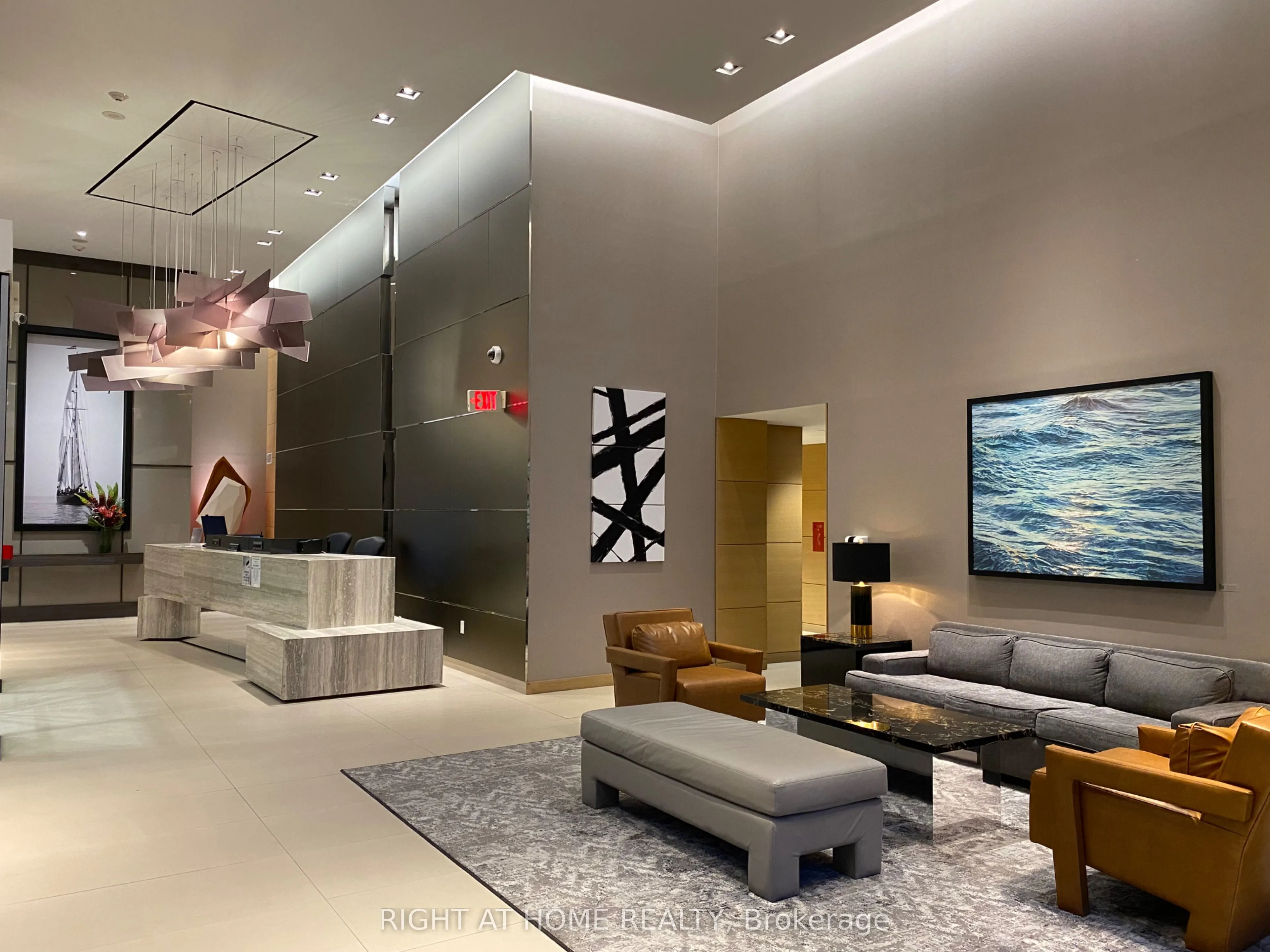 39 Queens Quay E, #610