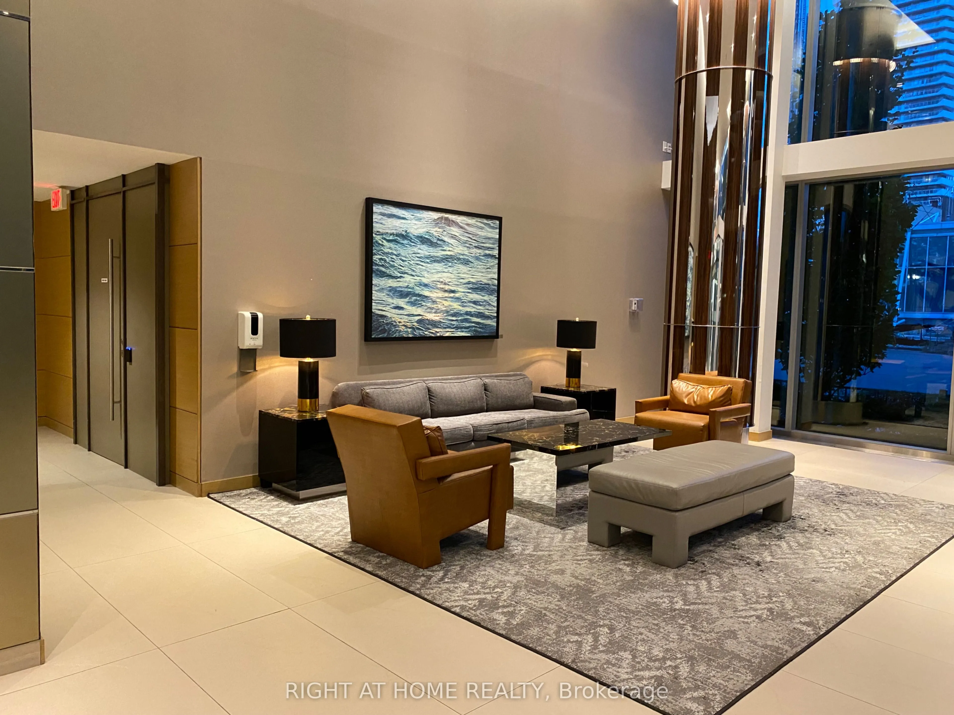 39 Queens Quay E, #610
