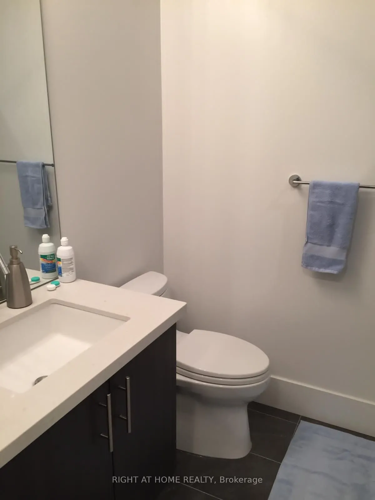 39 Queens Quay E, #610