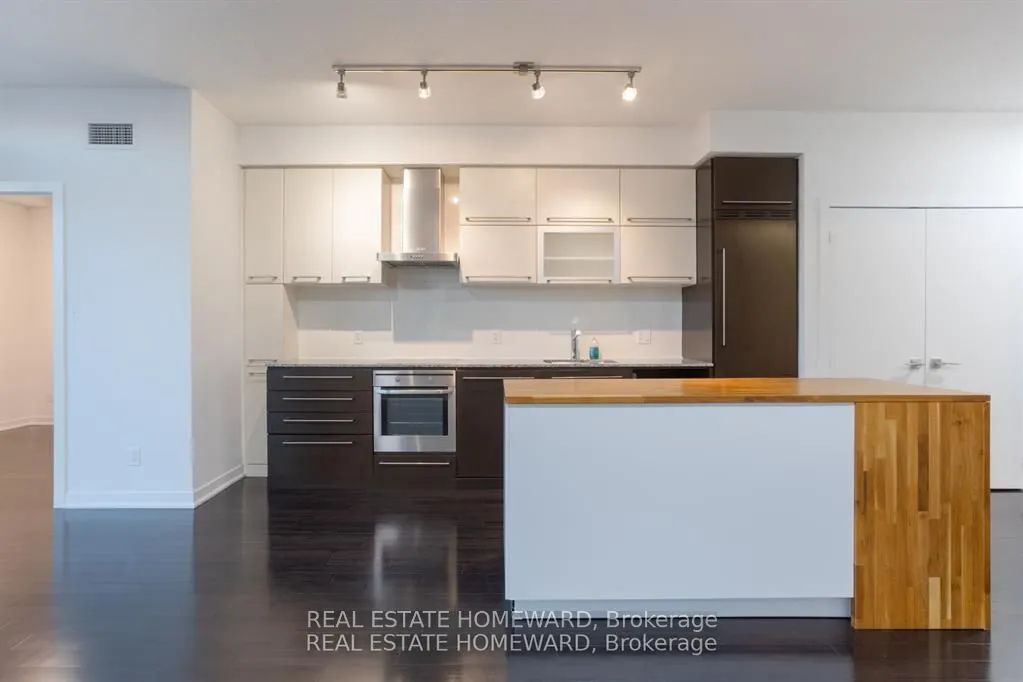 770 Bay Street, #2612