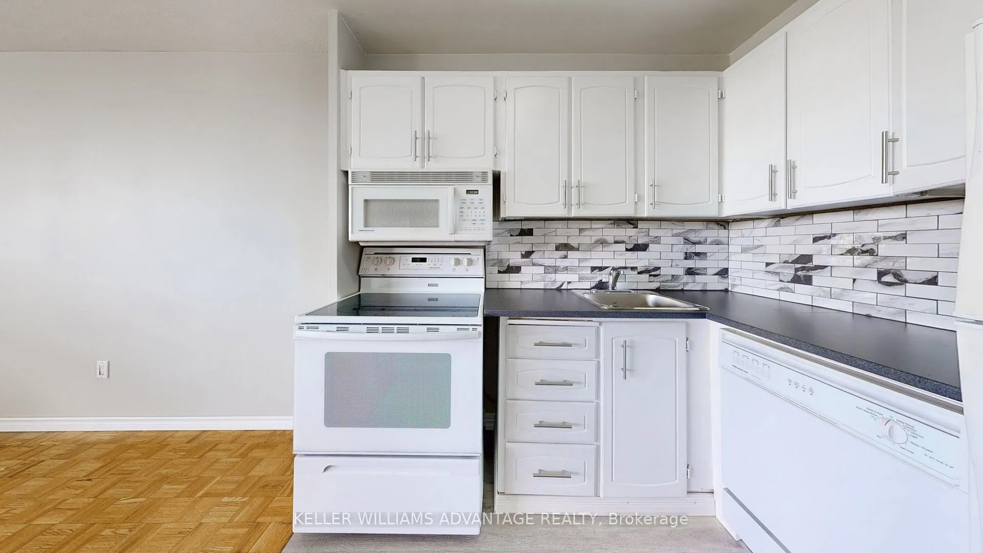 40 Homewood Avenue, #810